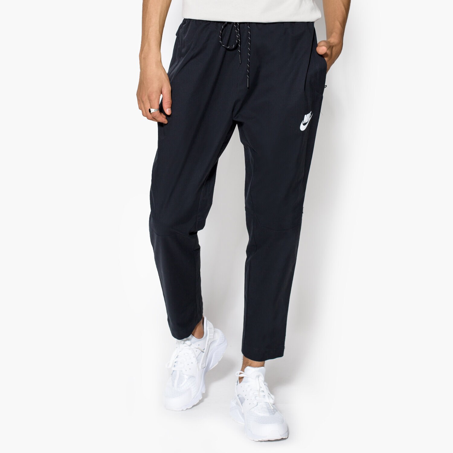 Spodnie sportowe męskie NIKE SPODNIE AV15 PANT WVN 861760010 CZARNY