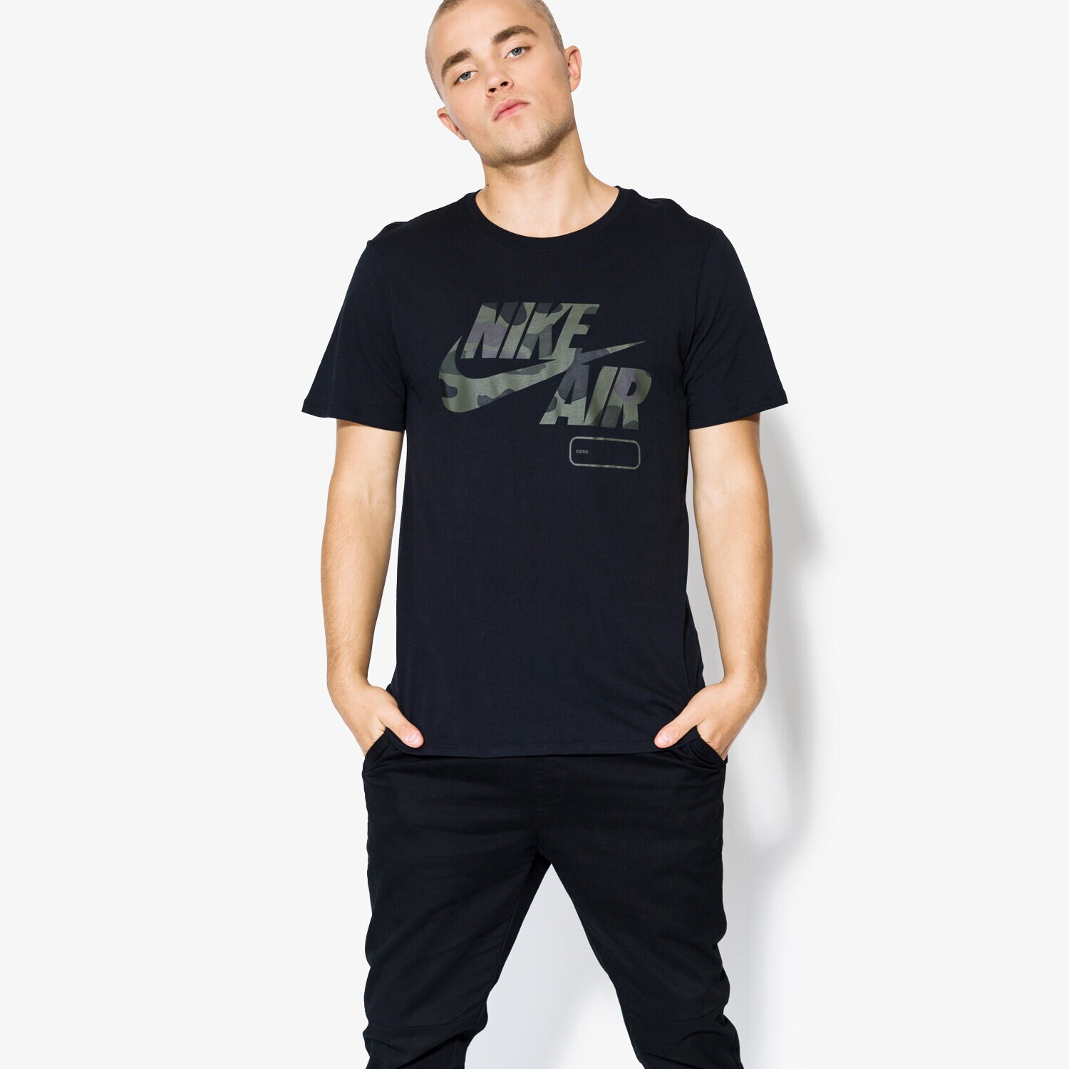 Koszulka, t-shirt sportowy męski NIKE T-SHIRT SS M NSW TEE AF1 CAMO NAMEBOX AH6956-010 CZARNY