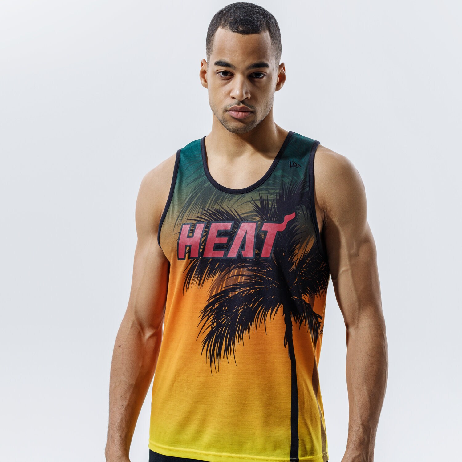Koszulka, t-shirt sportowy męski NEW ERA TANK NBA COASTAL HEAT TANK MIAMI HEAT MIAMI HEAT AOP 11569523 MULTICOLOR