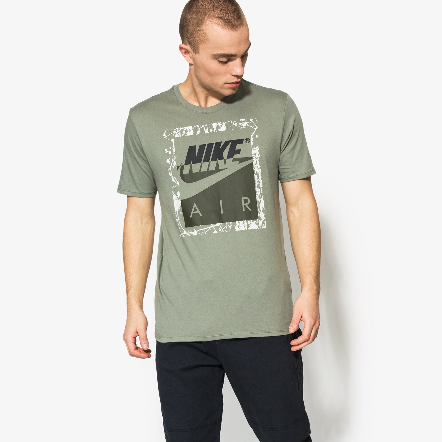 Koszulka, t-shirt sportowy męski NIKE T-SHIRT SS M NSW TEE DRPTL AF1 1 942452-004 ZIELONY