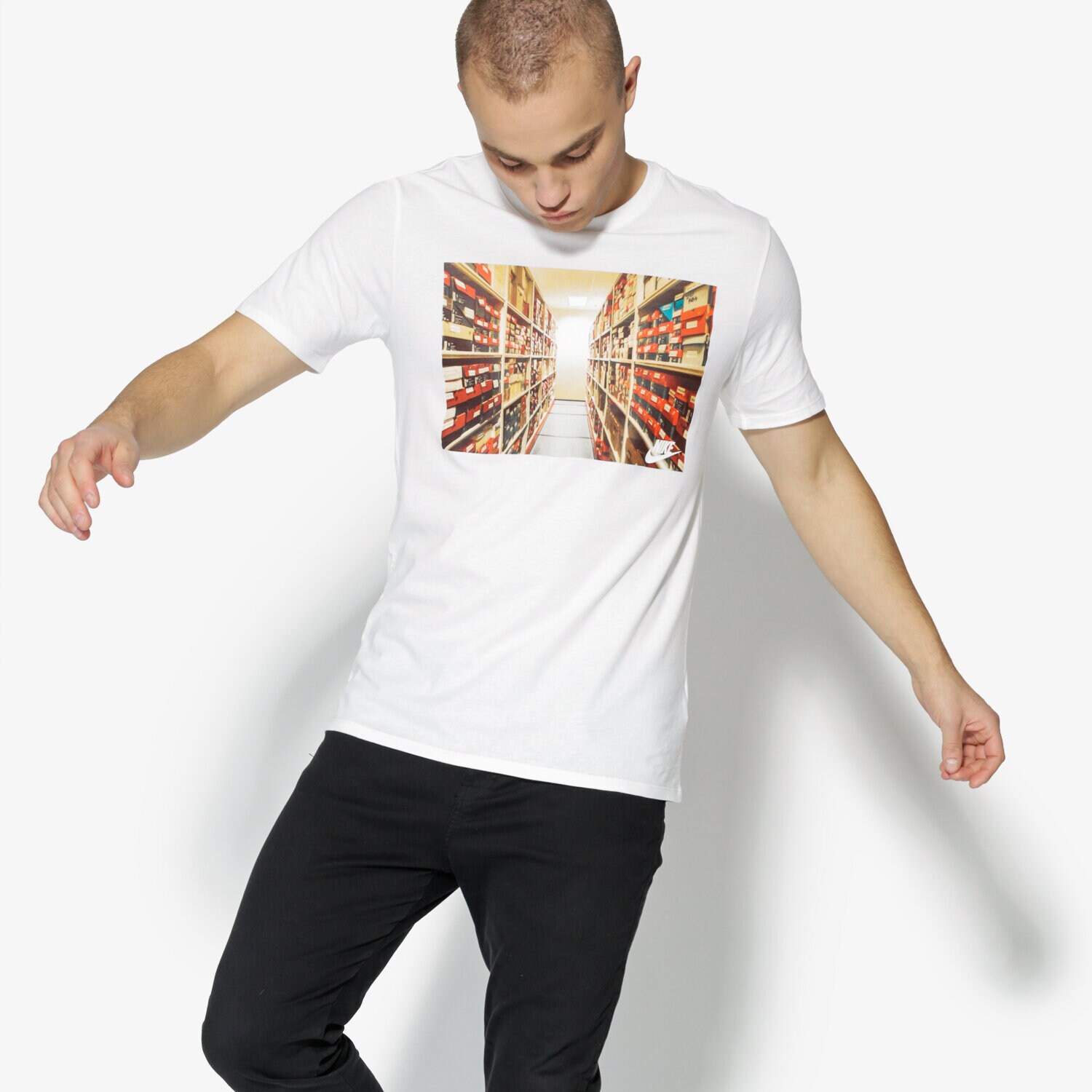 Koszulka, t-shirt sportowy męski NIKE T-SHIRT SS M NSW TEE PHOTO RED 892167-100 BIAŁY