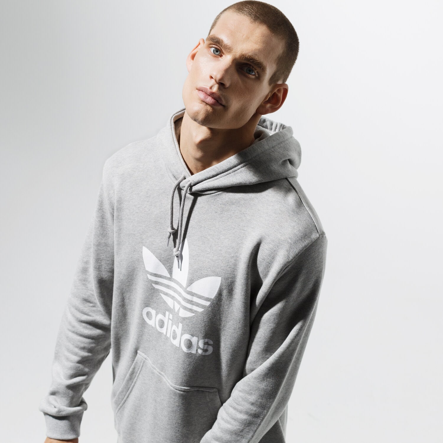 Bluza męska ADIDAS BLUZA Z KAPTUREM TREFOIL HOODIE ADICOLOR DT7963 SZARY