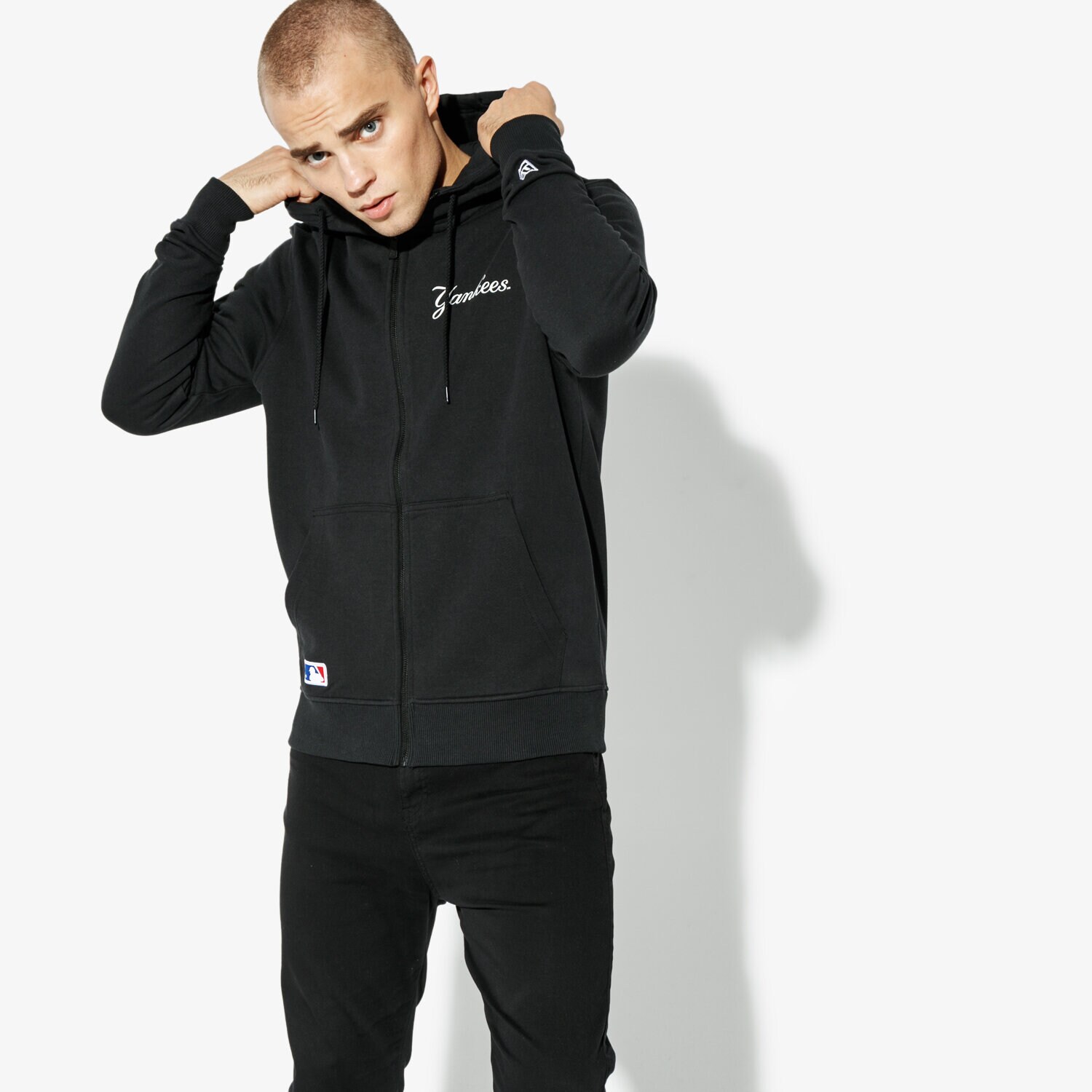 Bluza męska NEW ERA BLUZA TEAM SCRIPT FZ HOODY NEYYAN BLK NEW YORK YANKE 11603998 CZARNY