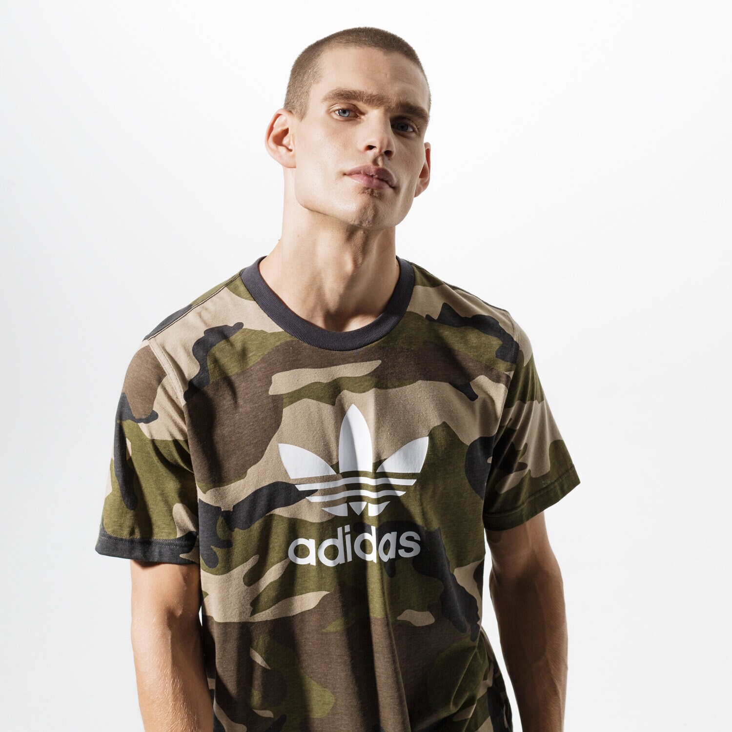 Koszulka, t-shirt sportowy męski ADIDAS T-SHIRT SS CAMO TEE DV2067 BRĄZOWY