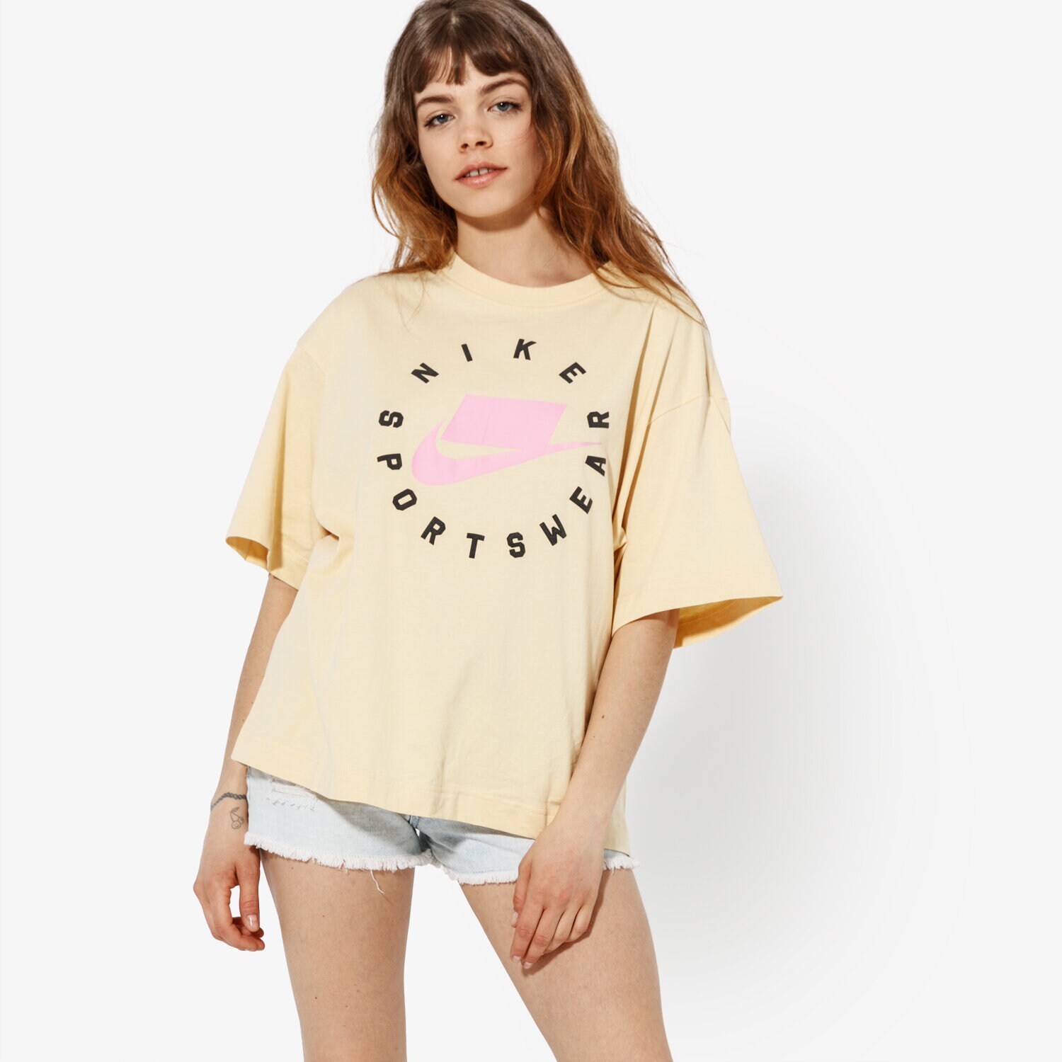 Koszulka, t-shirt damski NIKE TOP W NSW NSW TOP SS SPORTSWEAR AT0566-294 BEŻOWY