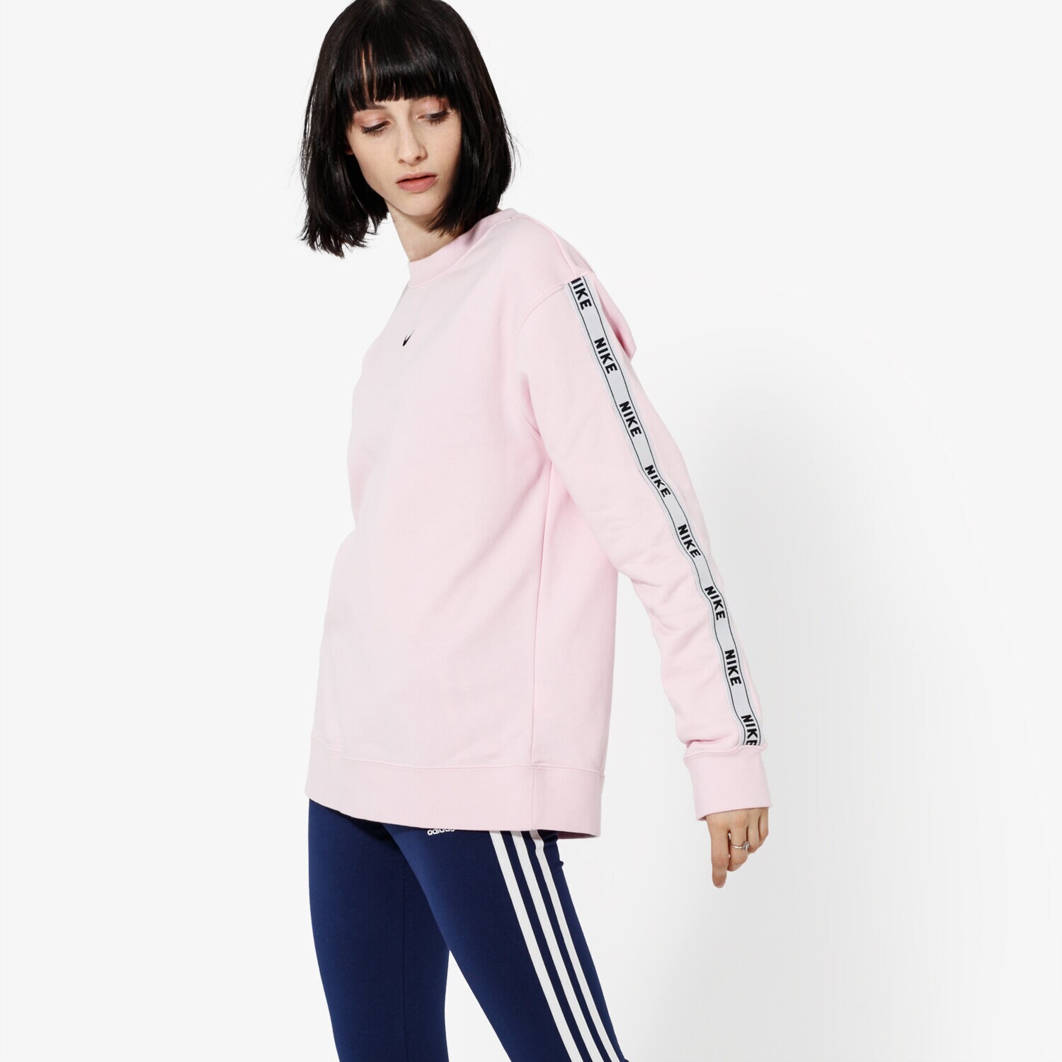 Bluza damska NIKE BLUZA W NSW CREW LOGO TAPE SPORTSWEAR AR3054-663 RÓŻOWY