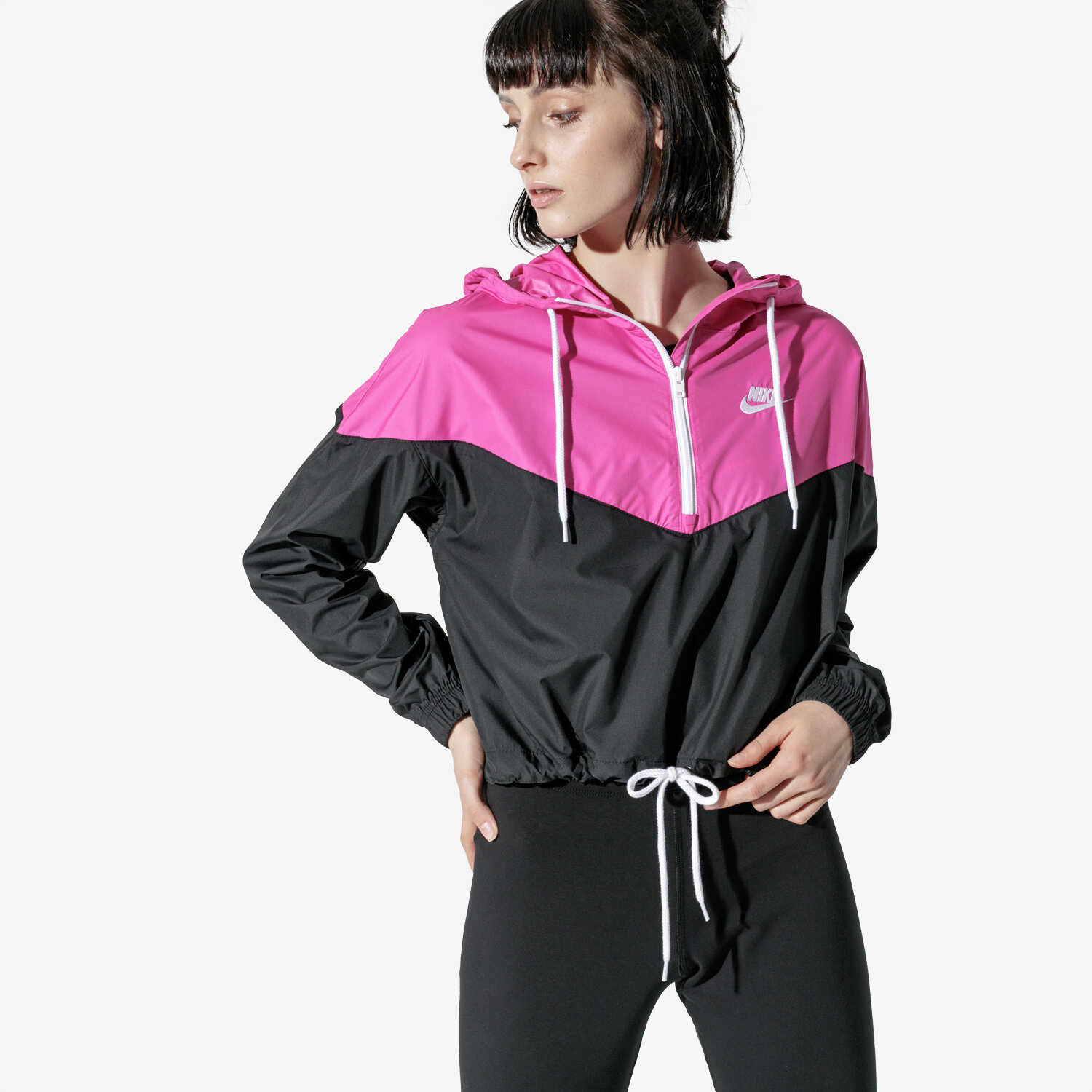 Kurtka wiosenna / jesienna damska NIKE KURTKA W NSW HRTG JKT WNDBRKR AR2511-011 RÓŻOWY
