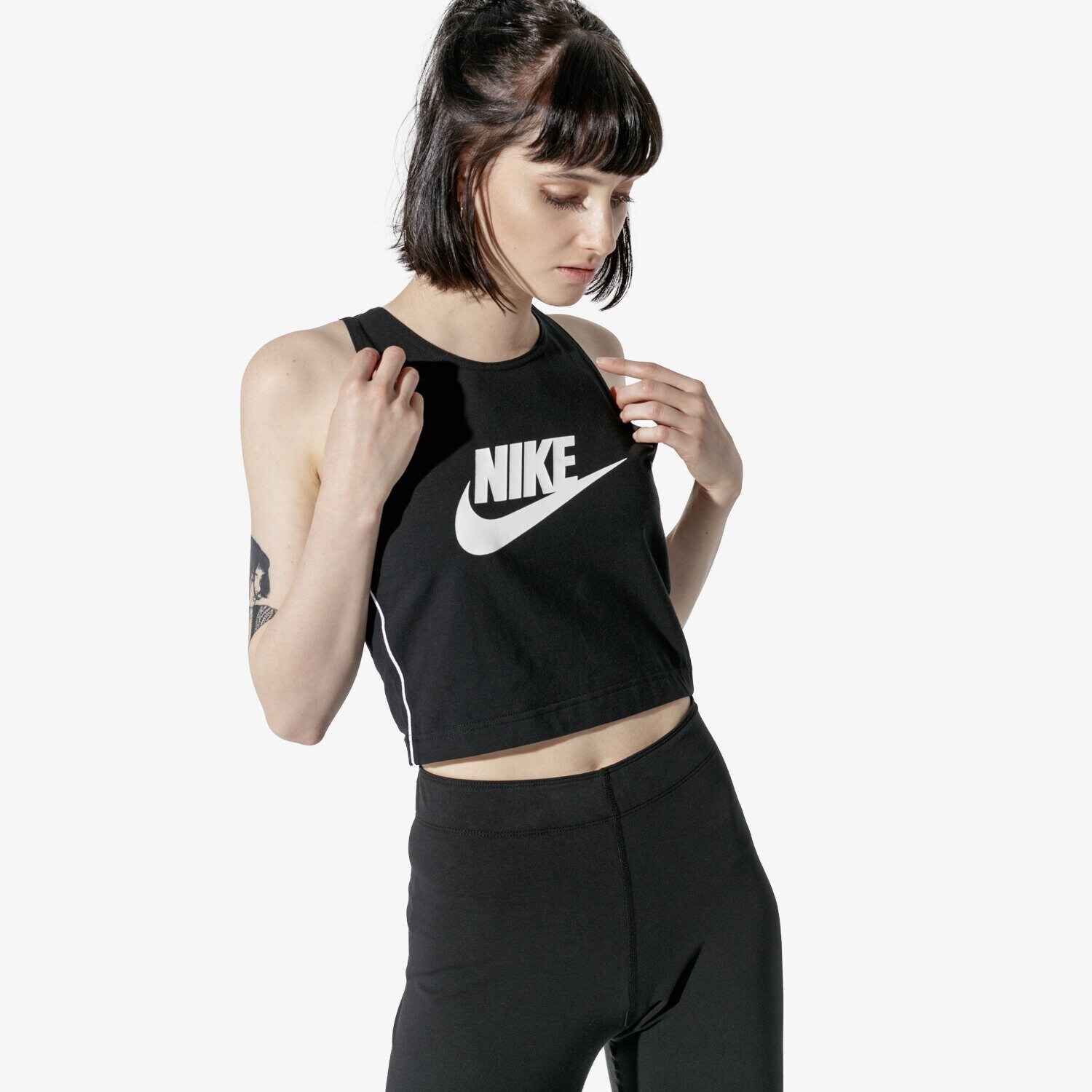 Koszulka, t-shirt damski NIKE TOP W NSW HRTG TANK AR2327-010 CZARNY