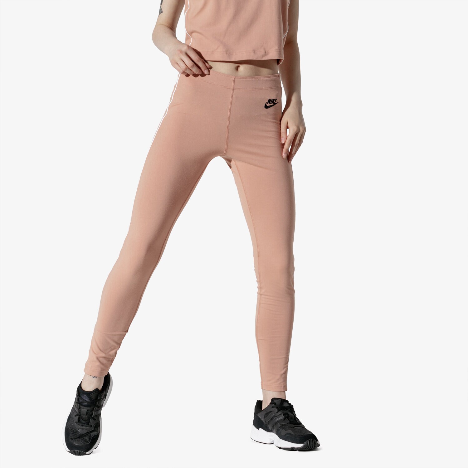 Spodnie sportowe damskie NIKE LEGGINGS W NSW HRTG LGGNG AR2445-605 RÓŻOWY