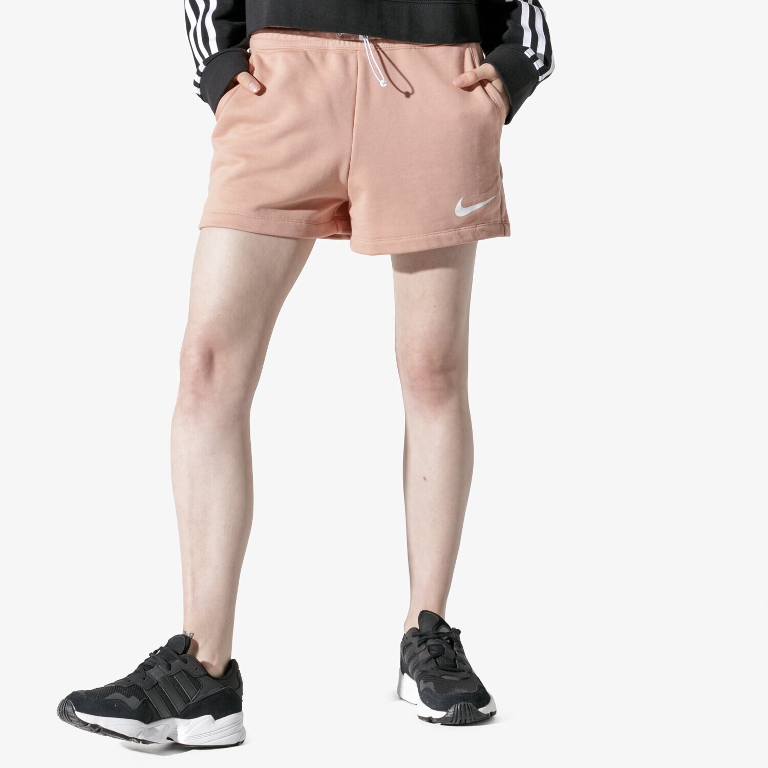 Krótkie spodenki, szorty damskie NIKE SZORTY W NSW SWSH SHORT FT BQ7962-605 RÓŻOWY