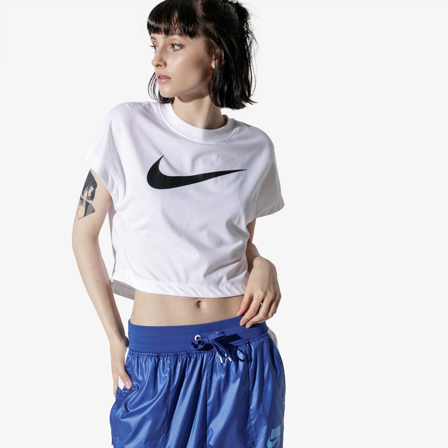 Koszulka, t-shirt damski NIKE TOP W NSW SWSH TOP CROP SS AR3064-100 BIAŁY