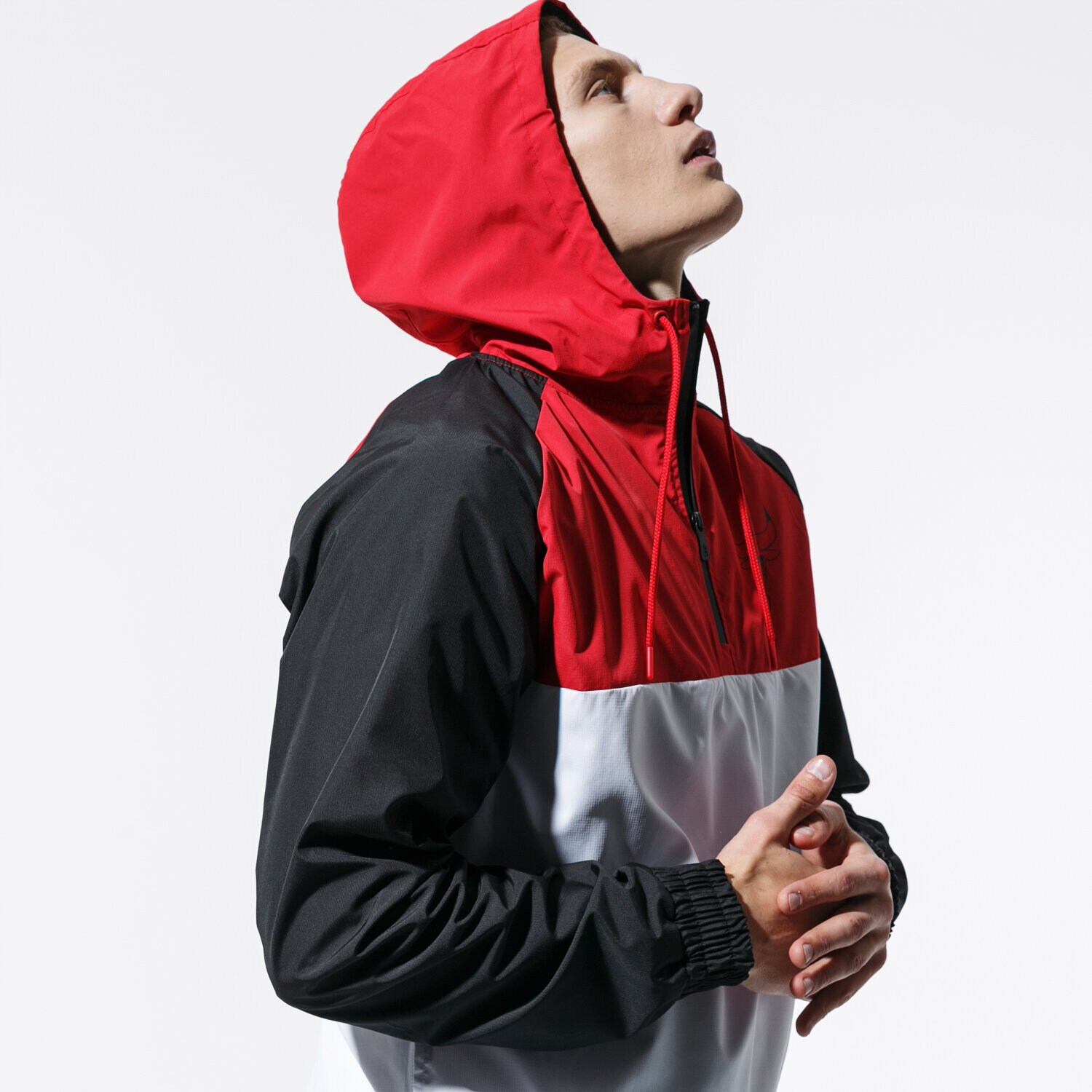 Kurtka zimowa męska NEW ERA KURTKA NBA HOODED WINDBREAKER WHIBLKFDR 12033459 CZERWONY