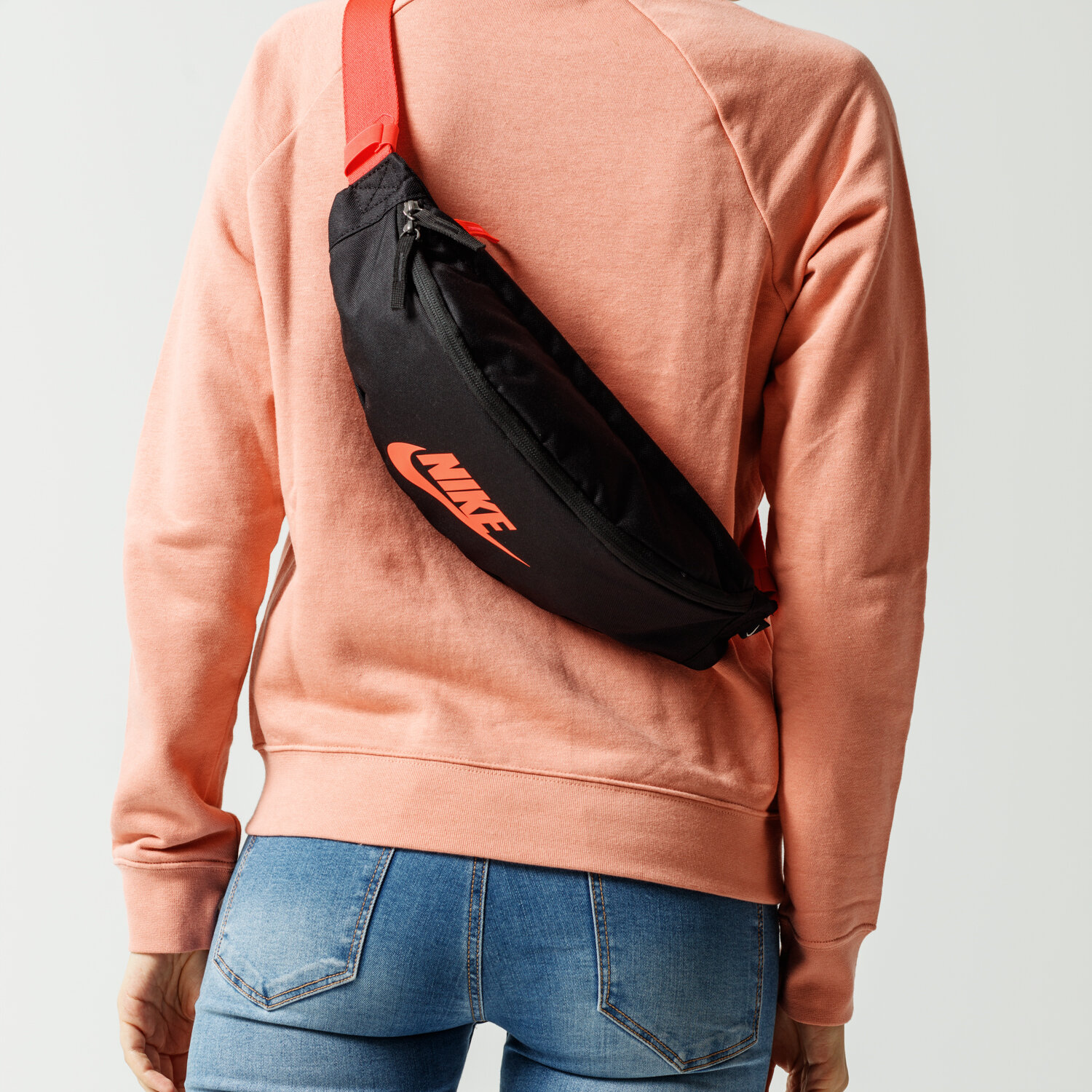 Saszetki nerki damskie NIKE NERKA NK HERITAGE HIP PACK BA5750-016 CZARNY