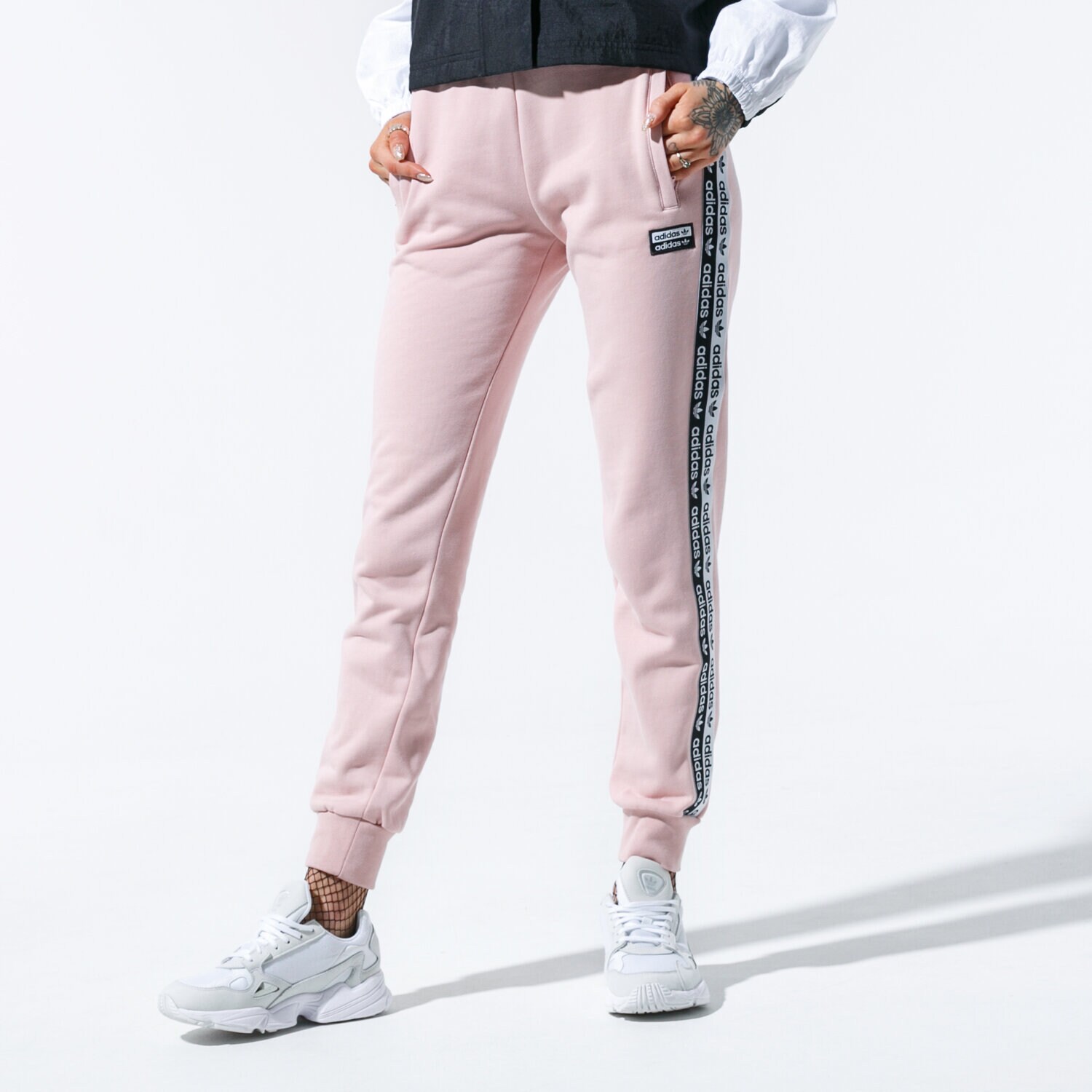 Spodnie sportowe damskie ADIDAS SPODNIE VOCAL CUF PANT EC0754 RÓŻOWY