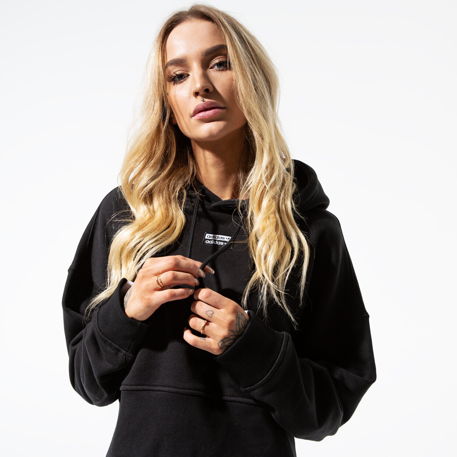 Bluza damska ADIDAS BLUZA VOCAL CROP HOOD EJ8537 CZARNY