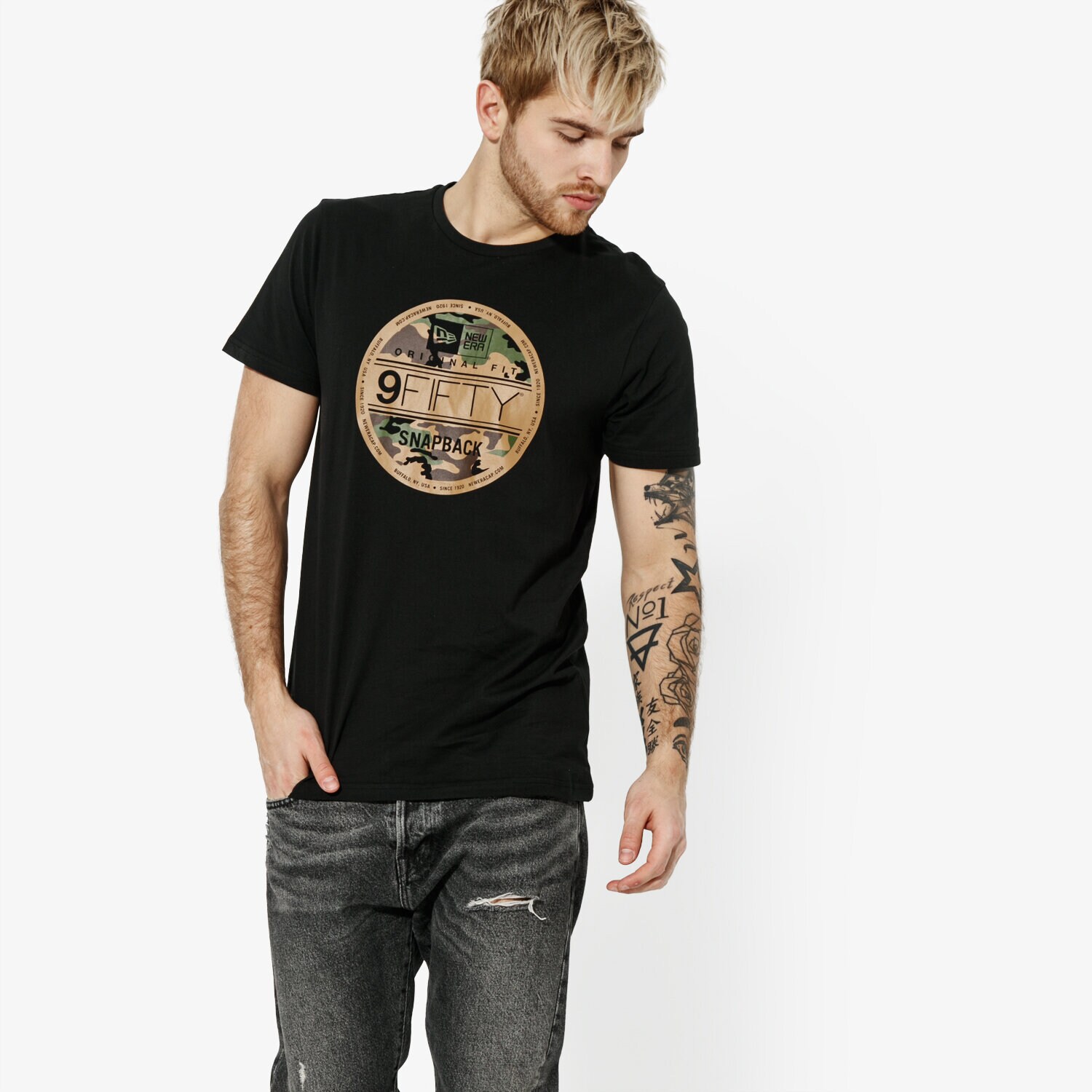 Koszulka, t-shirt sportowy męski NEW ERA T-SHIRT SS VISR STICKR TEE NEWERA BLKWDC 11914641 CZARNY