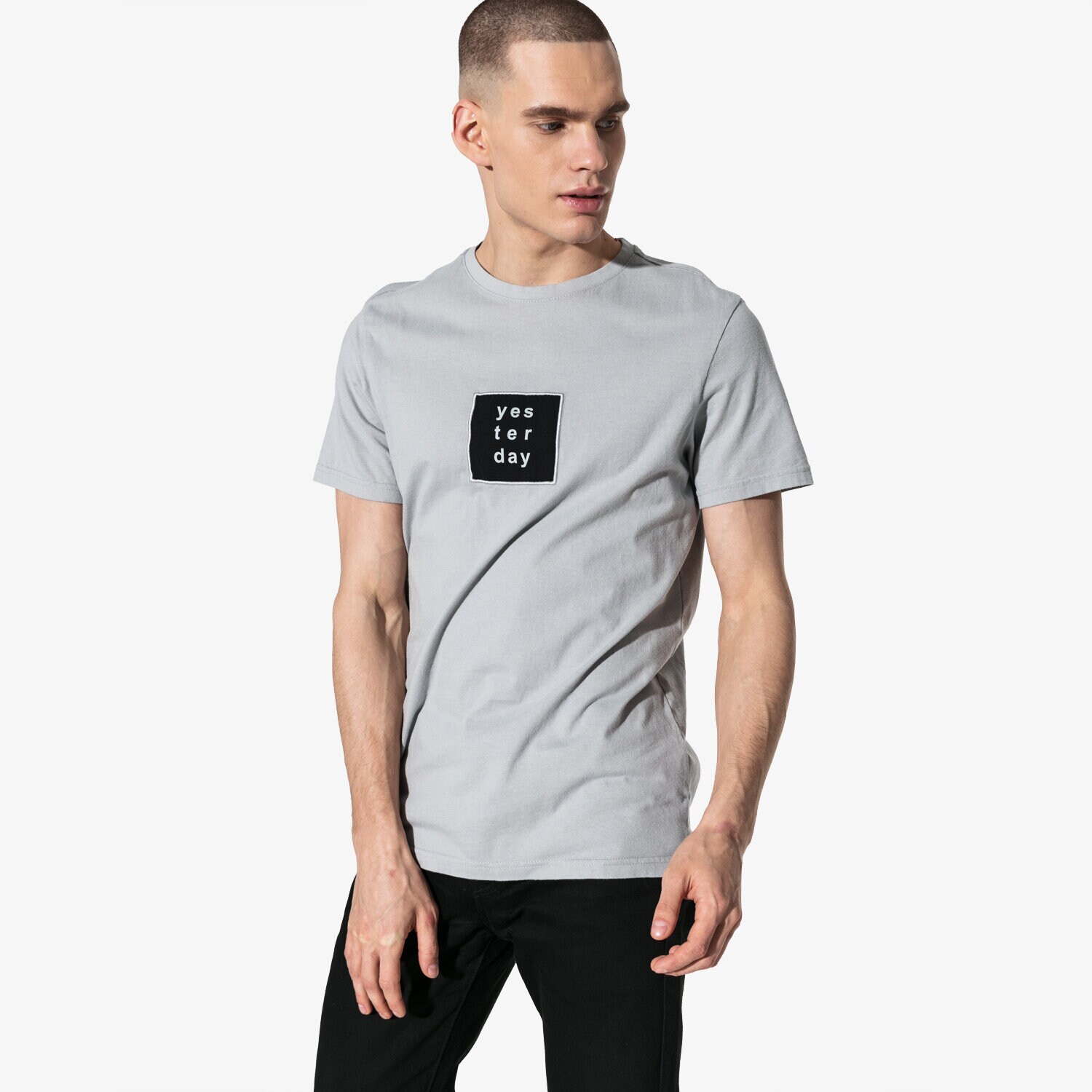 Koszulka, t-shirt sportowy męski CONFRONT T-SHIRT SS BIG LOGO TEE CF19TSM03003 SZARY