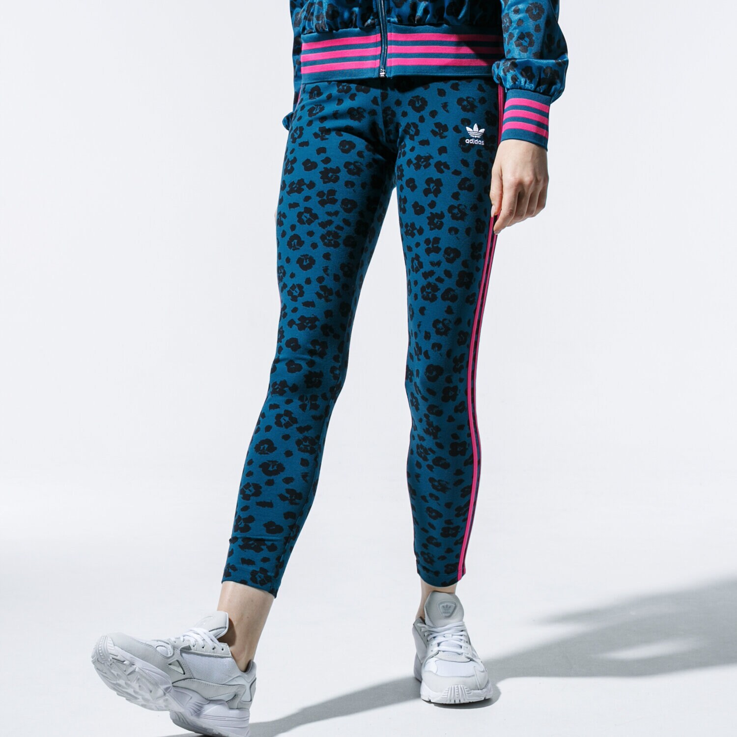 Spodnie sportowe damskie ADIDAS LEGGINGS AOP TIGHTS ED4763 MULTICOLOR