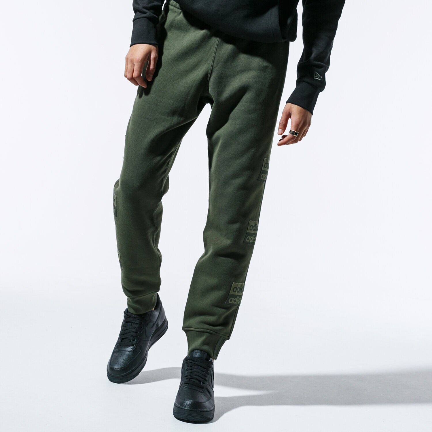 Spodnie sportowe męskie ADIDAS SPODNIE VOCAL D SWEATP ED7214 KHAKI