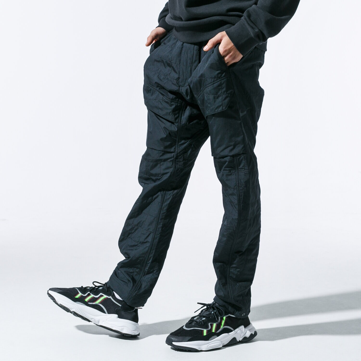 Spodnie sportowe męskie NIKE SPODNIE M NSW TCH PCK PANT WVN QLTD BV4639-010 CZARNY
