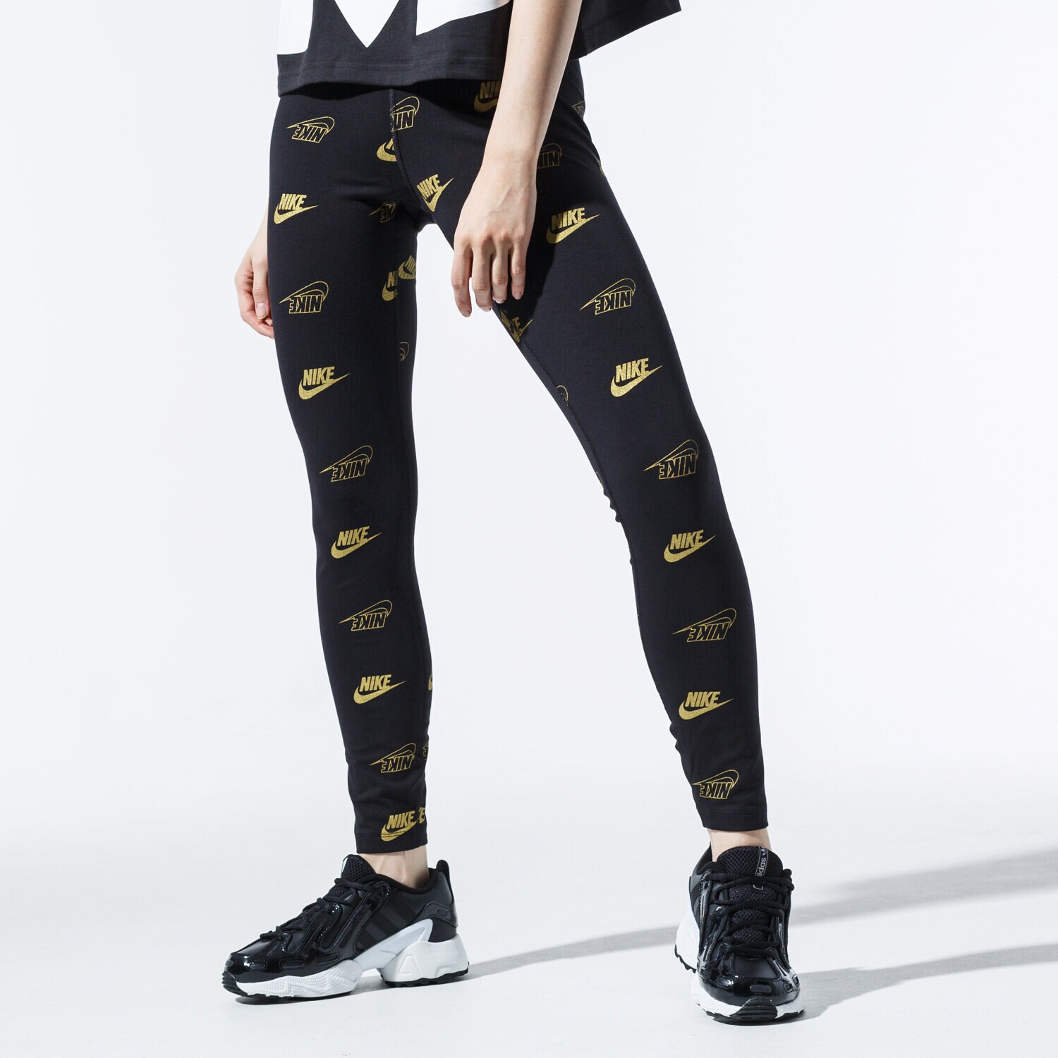 Spodnie sportowe damskie NIKE SPODNIE W NSW LGGNG AOP SHINE BFF CJ4061-010 CZARNY