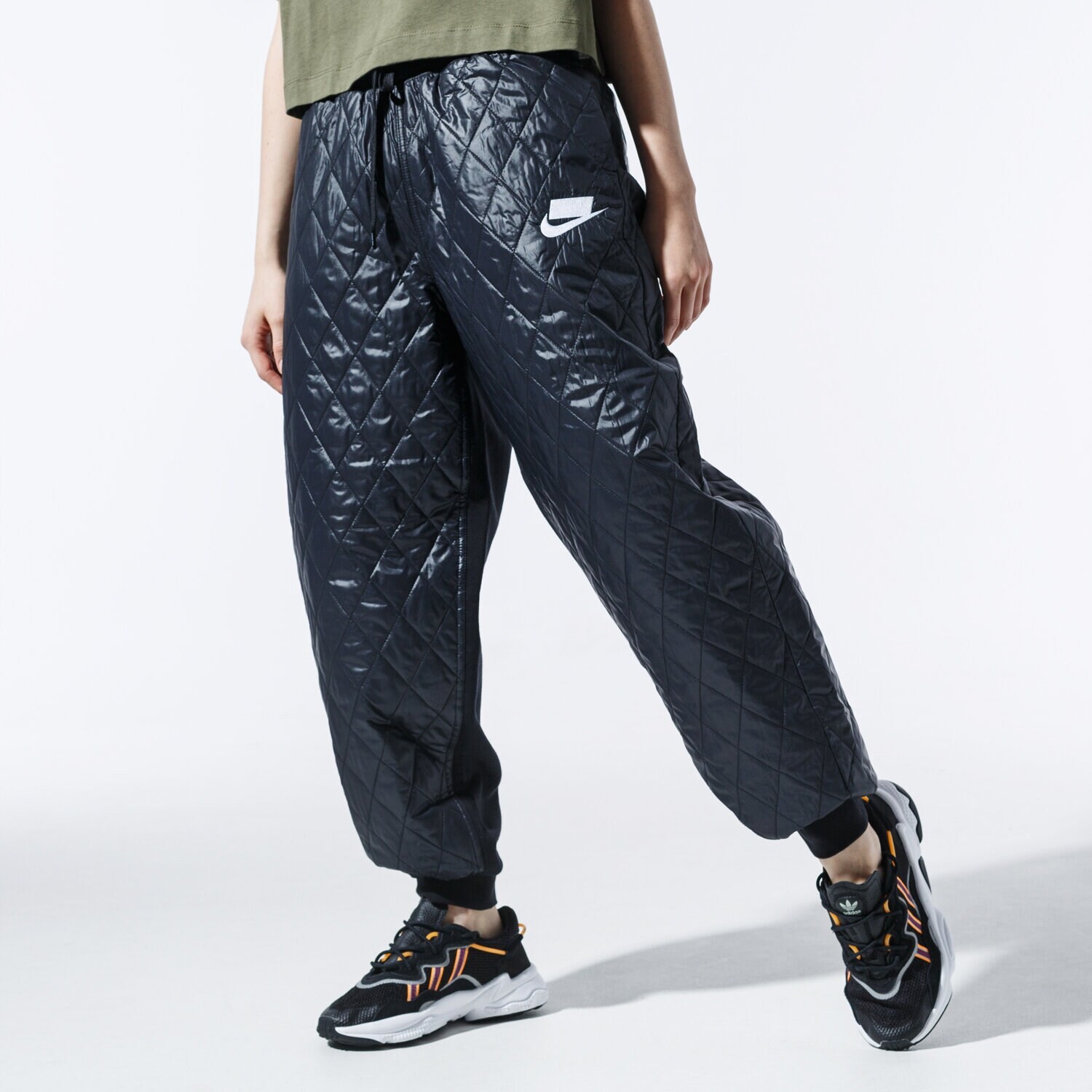 Spodnie sportowe damskie NIKE SPODNIE W NSW NSP QLTD PANT CJ6256-010 CZARNY