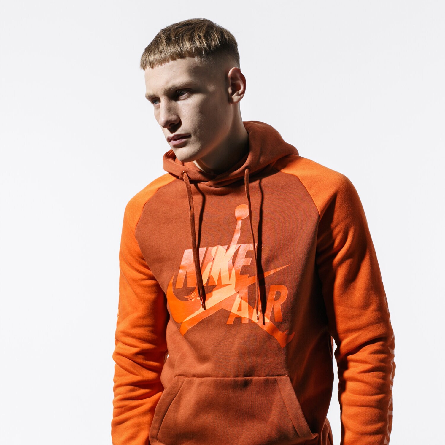 Bluza męska JORDAN BLUZA Z KAPTUREM M J JUMPMAN CLASSICS FLC PO BV6010-246 POMARAŃCZOWY