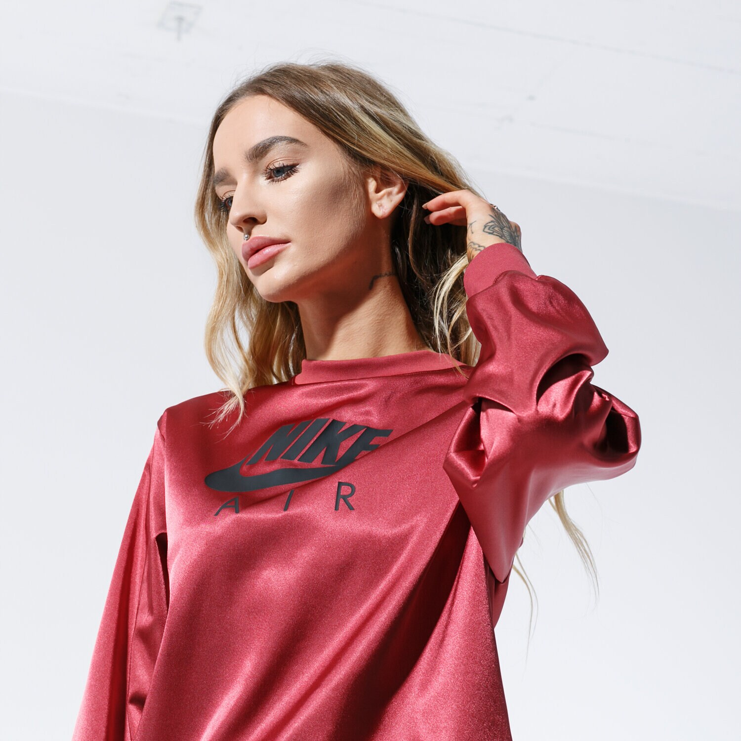 Bluza damska NIKE BLUZA W NSW AIR CREW SATIN BV5130-661 BORDOWY