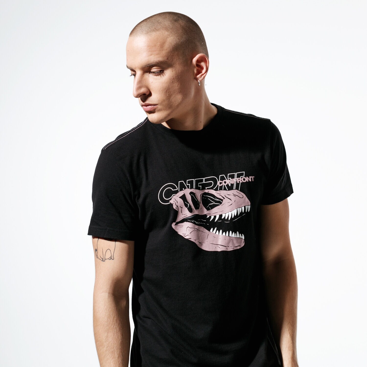Koszulka, t-shirt sportowy męski CONFRONT T-SHIRT DINO BLK TEE CF39TSM63001 CZARNY
