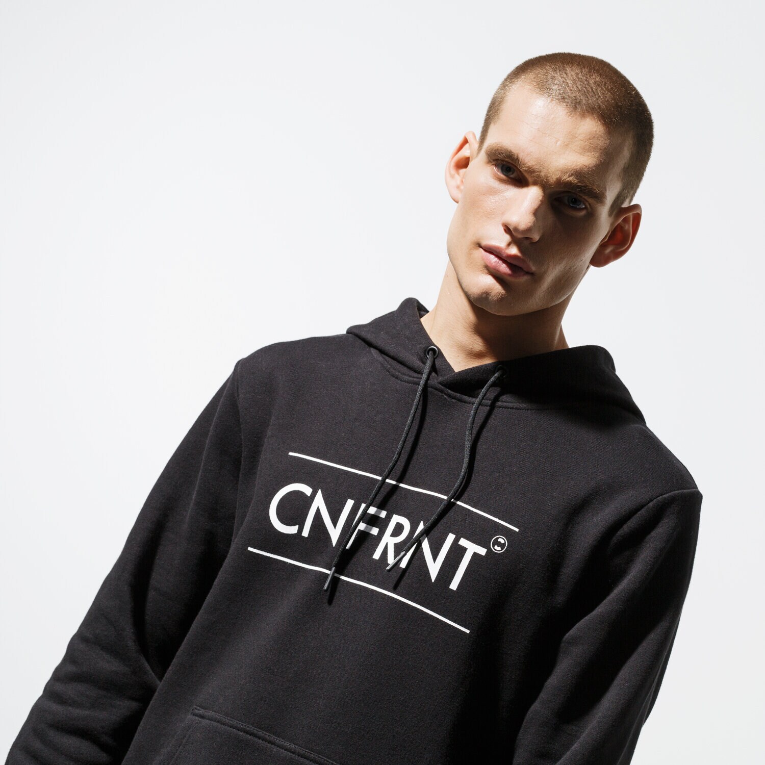 Bluza męska CONFRONT BLUZA ESSENTIAL BLK HOODY  CF39BLM38003 CZARNY