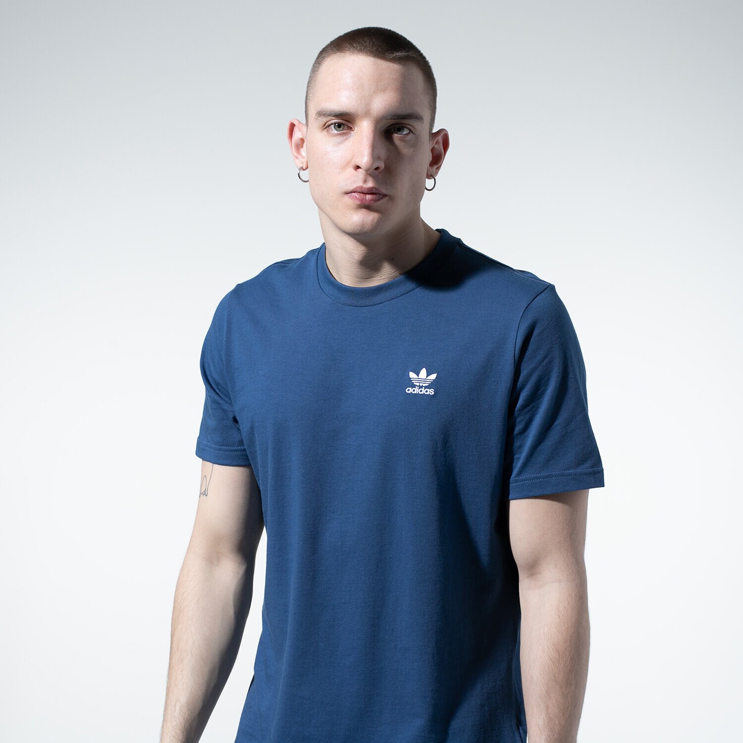 Koszulka, t-shirt sportowy męski ADIDAS T-SHIRT ESSENTIAL TEE FM9967 GRANATOWY