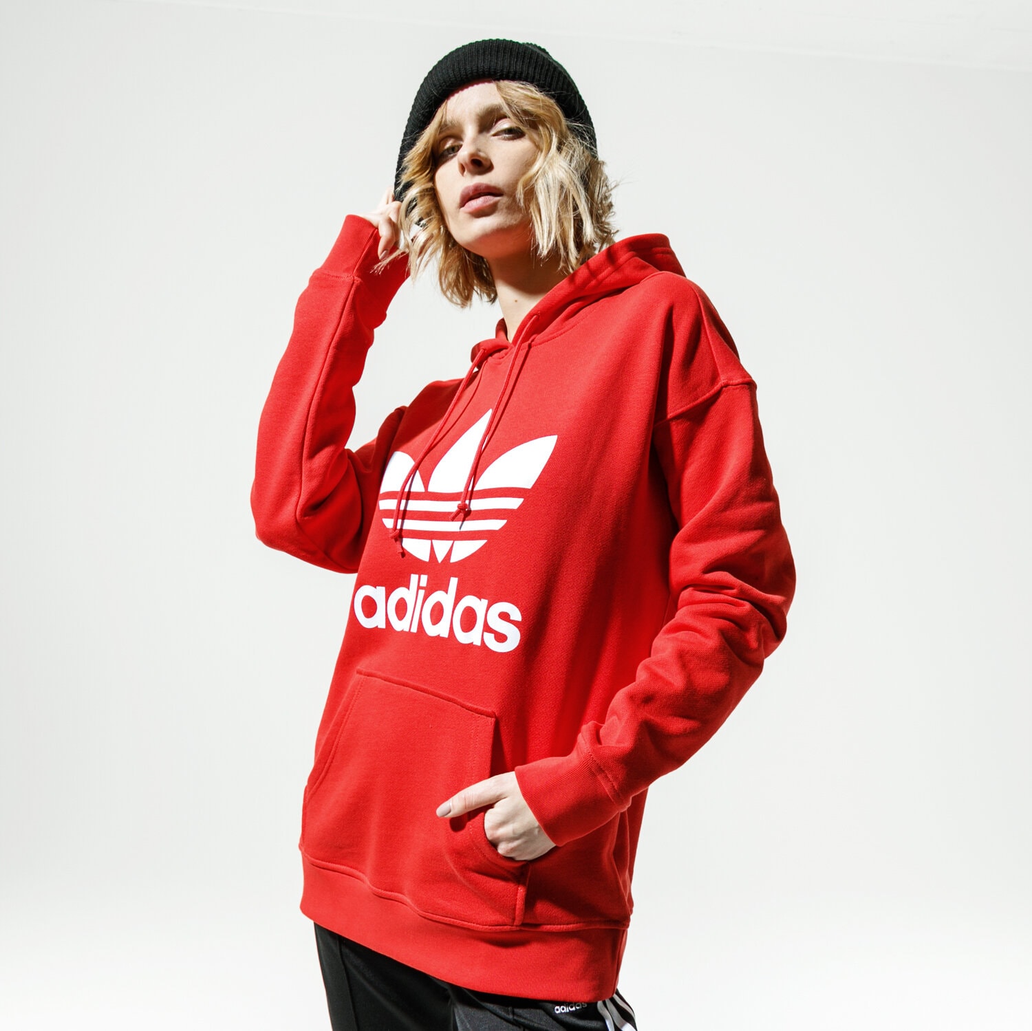 Bluza damska ADIDAS BLUZA Z KAPTUREM TRF HOODIE FM3298 CZERWONY