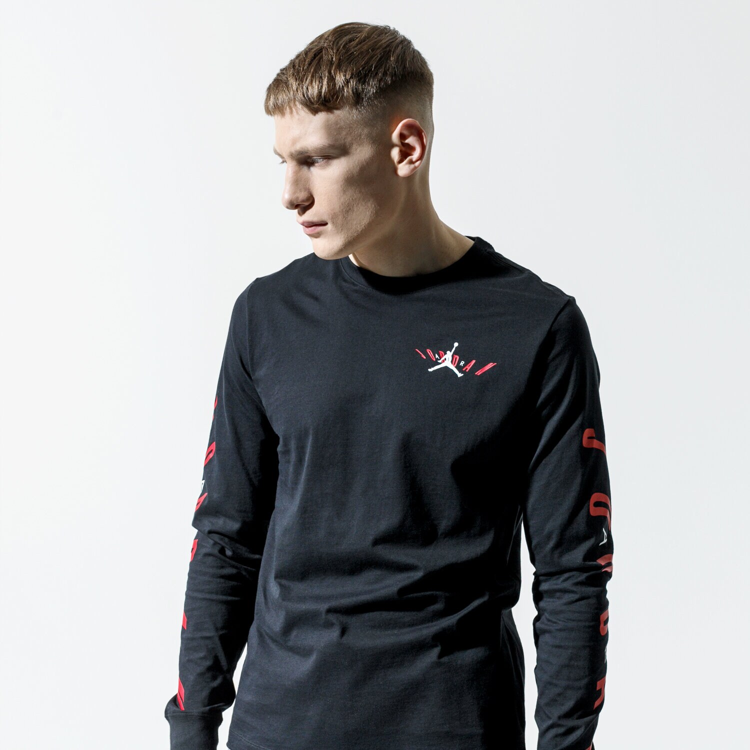 Koszulka, t-shirt sportowy męski JORDAN T-SHIRT M J AIR JORDAN SWERVE WM TEE CD5509-010 CZARNY