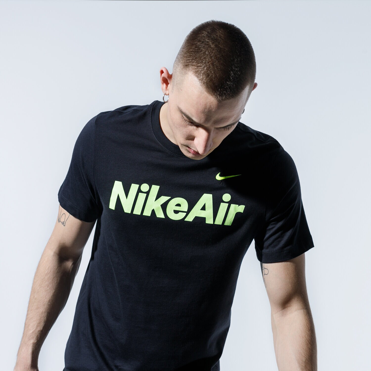 Koszulka, t-shirt sportowy męski NIKE T-SHIRT AIR CK2232-011 CZARNY