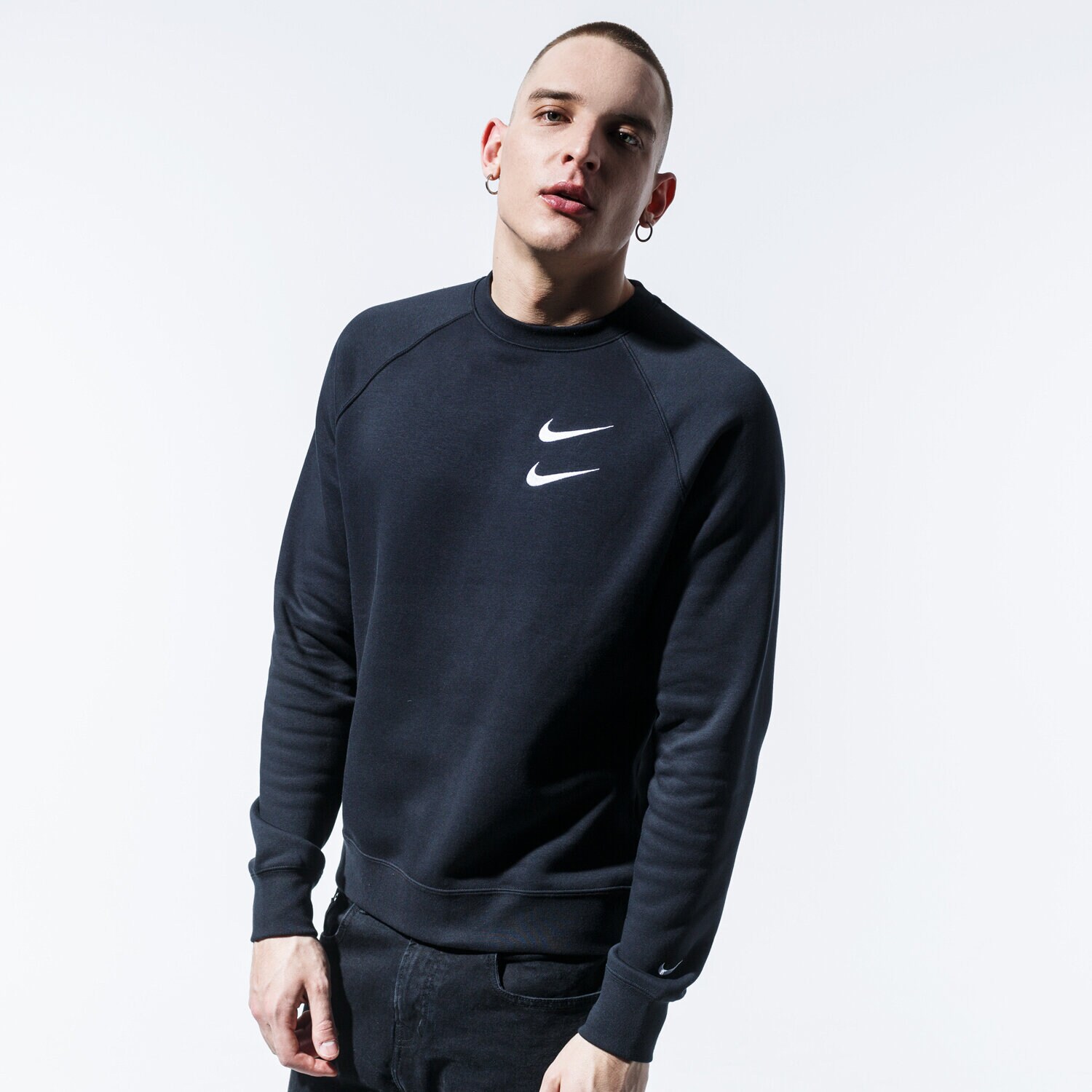Bluza męska NIKE BLUZA M NSW SWOOSH CREW BB CJ4865-010 CZARNY