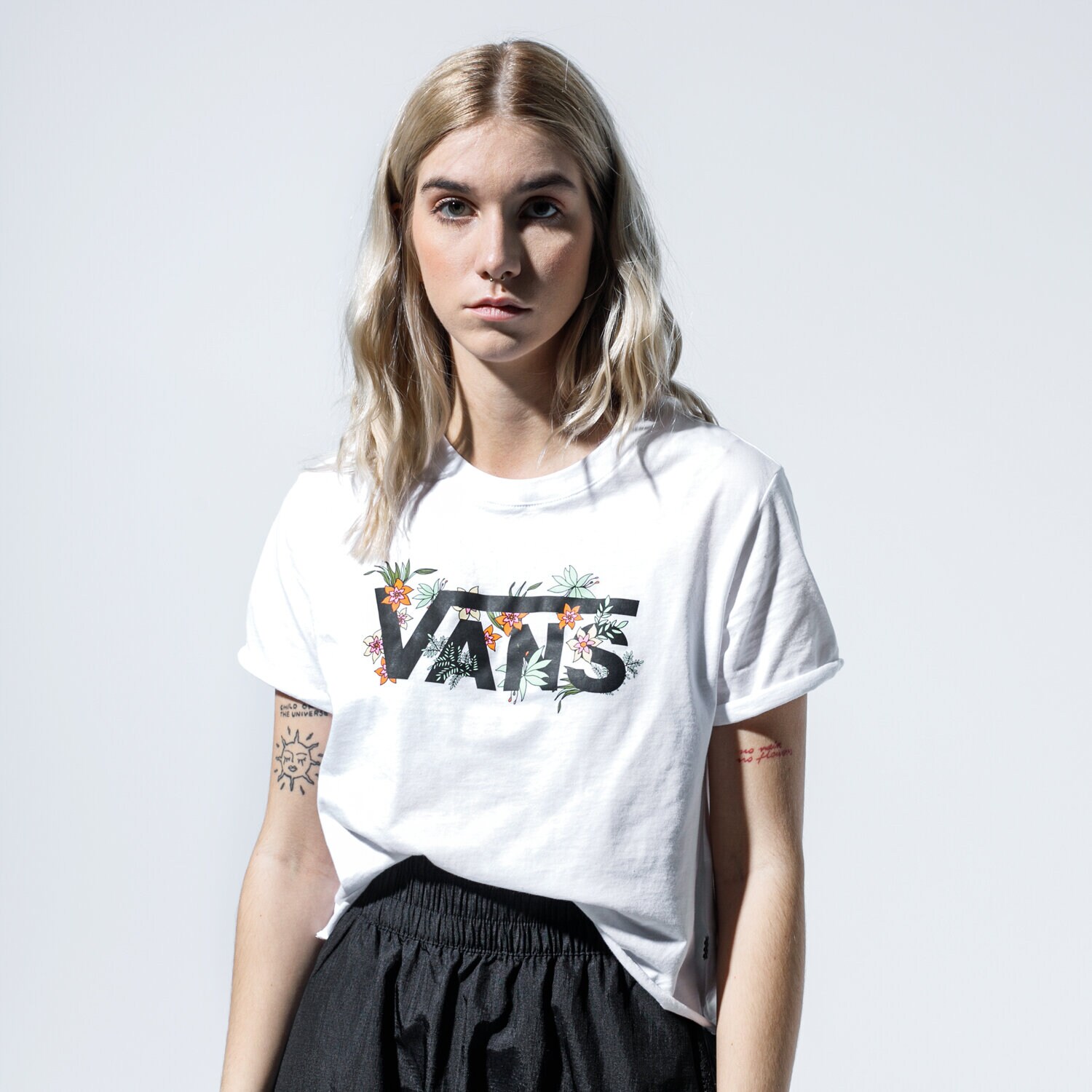 Koszulka, t-shirt damski VANS T-SHIRT WM GREENHOUSE WHITE VN0A4DOEWHT1 BIAŁY
