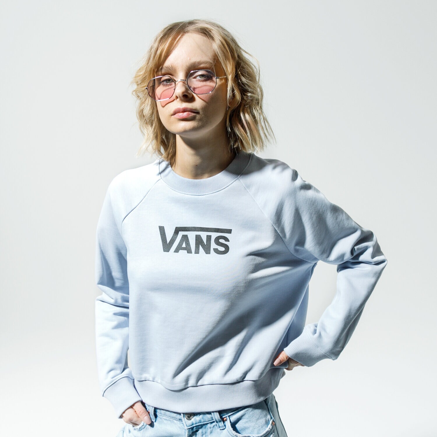 Bluza damska VANS BLUZA WM FLYING V FT BOXY CREW ZEN BLUE VN0A47THVBY1 NIEBIESKI