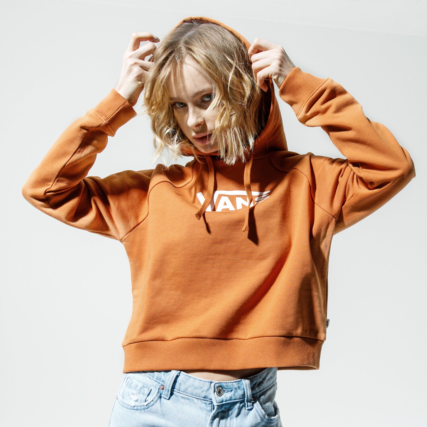 Bluza damska VANS BLUZA Z KAPTUREM WM FLYING V FT BOXY HOODIE ADOBE VN0A4BG3VWQ1 BRĄZOWY
