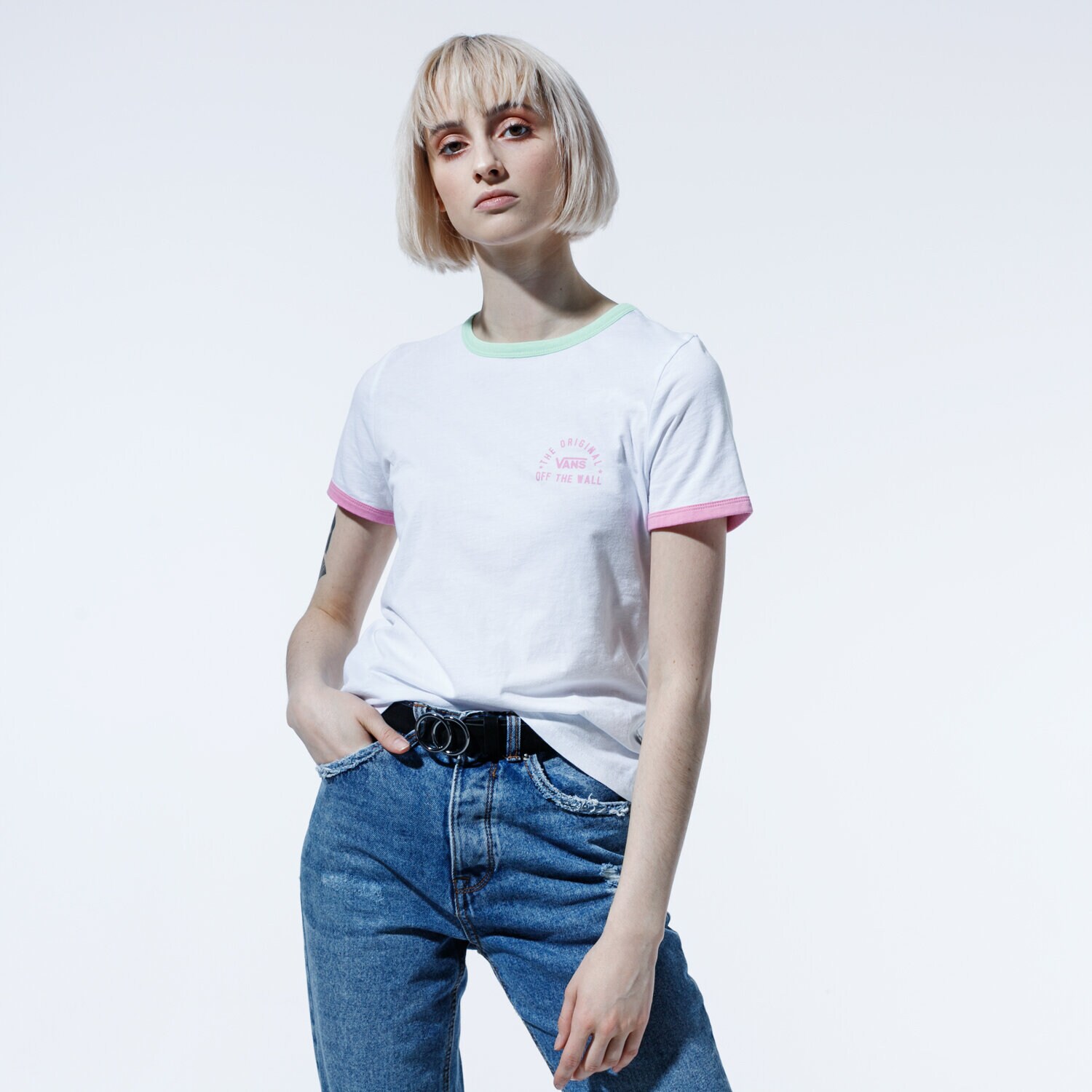 Koszulka, t-shirt damski VANS T-SHIRT WM RALLY BELL WHITE/GREEN ASH VN0A4DNQVBI1 BIAŁY
