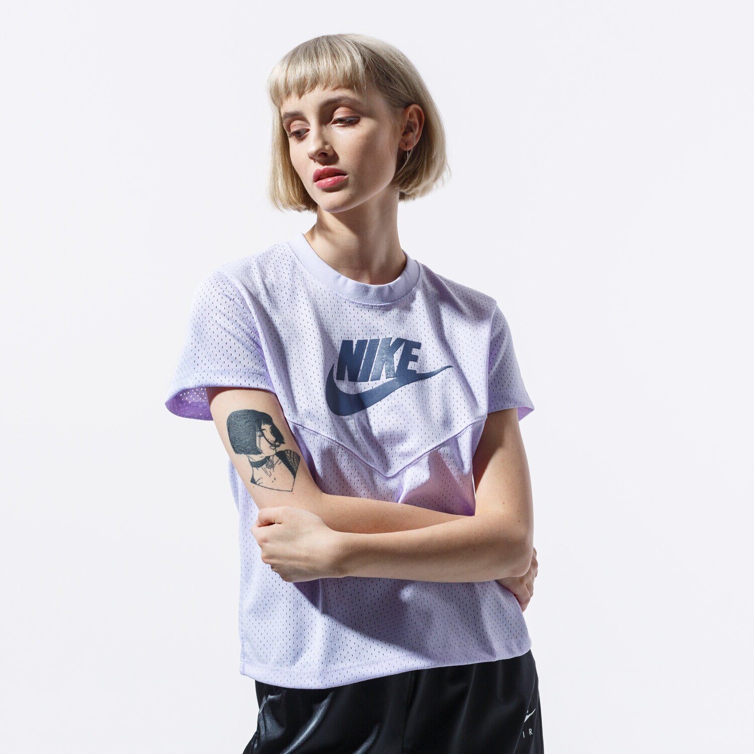 Koszulka, t-shirt damski NIKE T-SHIRT SS W NSW HRTG TOP SS MESH BV4831-539 FIOLETOWY