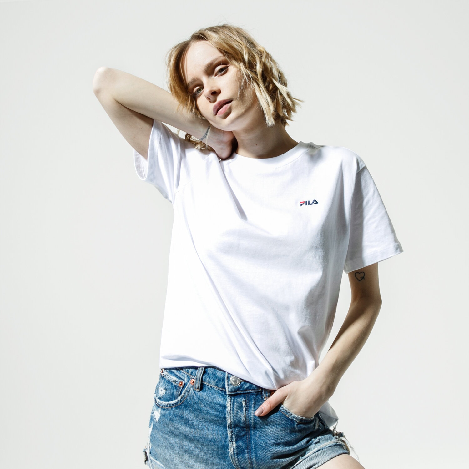 FILA T SHIRT EARA TEE 687469M67 BIA Y Damskie Koszulki w Sizeer