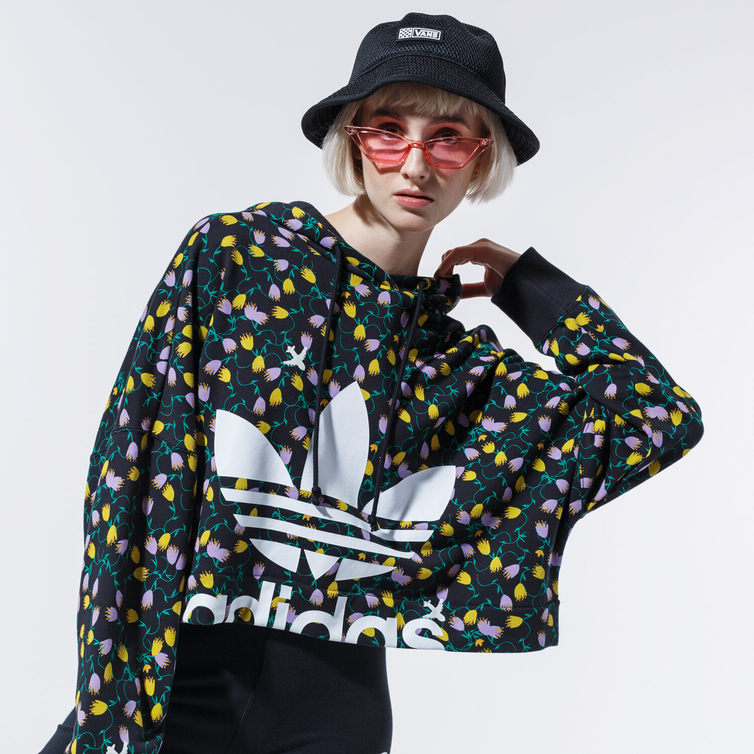 Bluza damska ADIDAS BLUZA Z KAPTUREM AOP CROP HOODIE FL4110 MULTICOLOR
