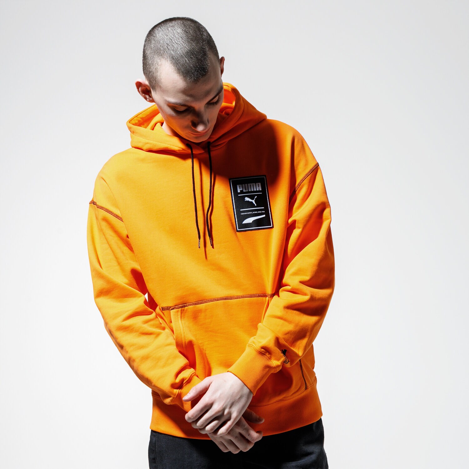 Bluza męska PUMA BLUZA Z KAPTUREM RECHECK PACK GRAPHIC HOODIE 59788680 POMARAŃCZOWY