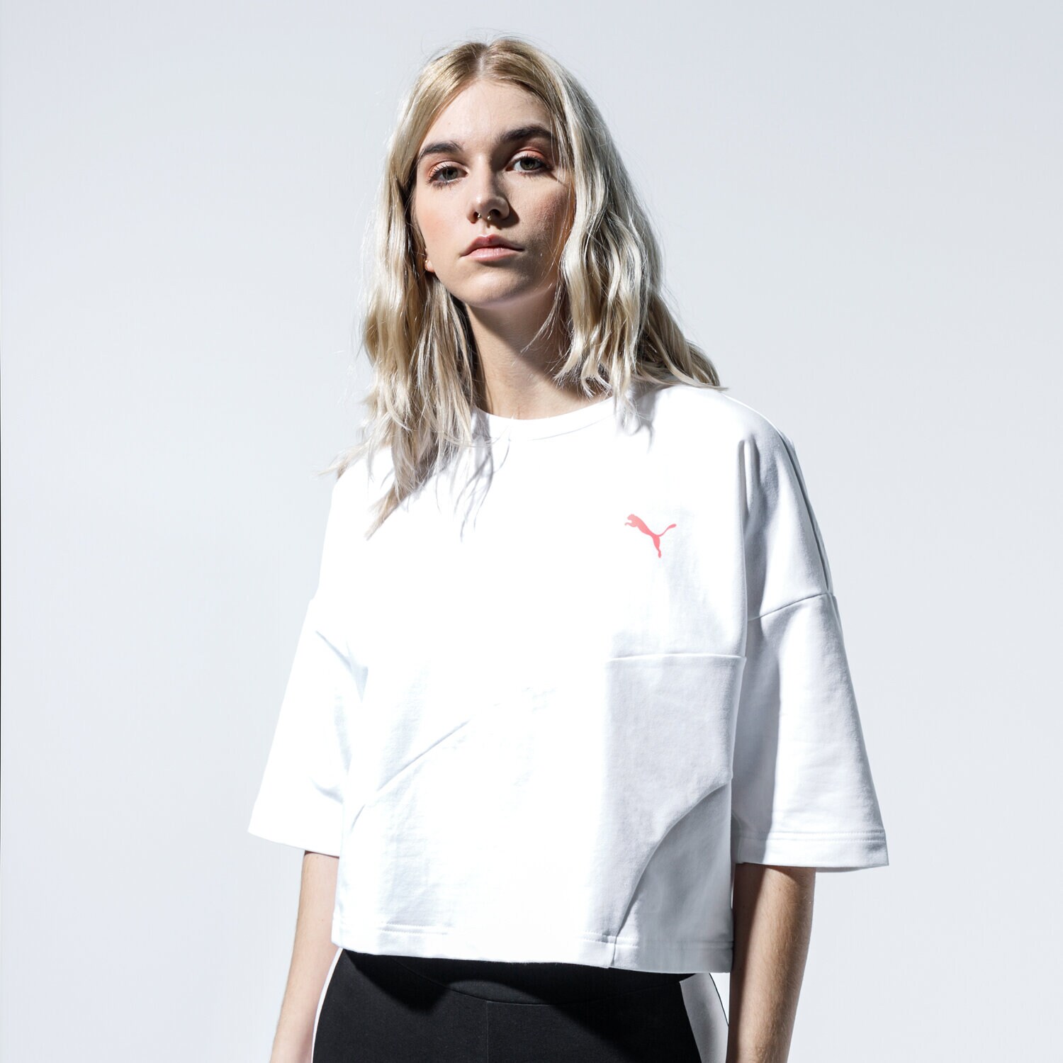 Koszulka, t-shirt damski PUMA T-SHIRT EVIDE FORM STRIPE CROP TEE 59629802 BIAŁY
