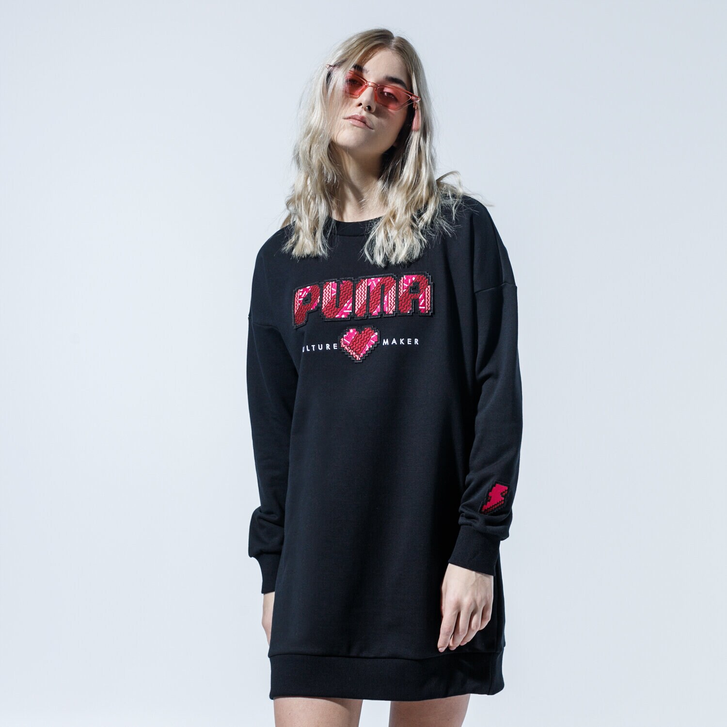 Modna sukienka sportowa PUMA SUKIENKA DIGITAL LOVE DRESS 59706901 CZARNY