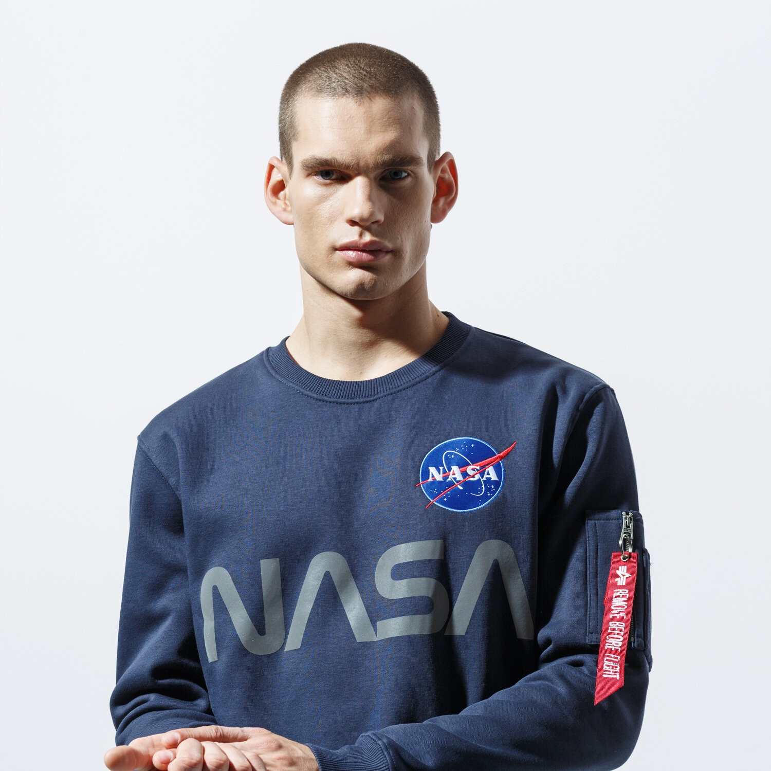 Bluza męska ALPHA INDUSTRIES BLUZA NASA REFLECTIVE SWEATER 178309-07 GRANATOWY