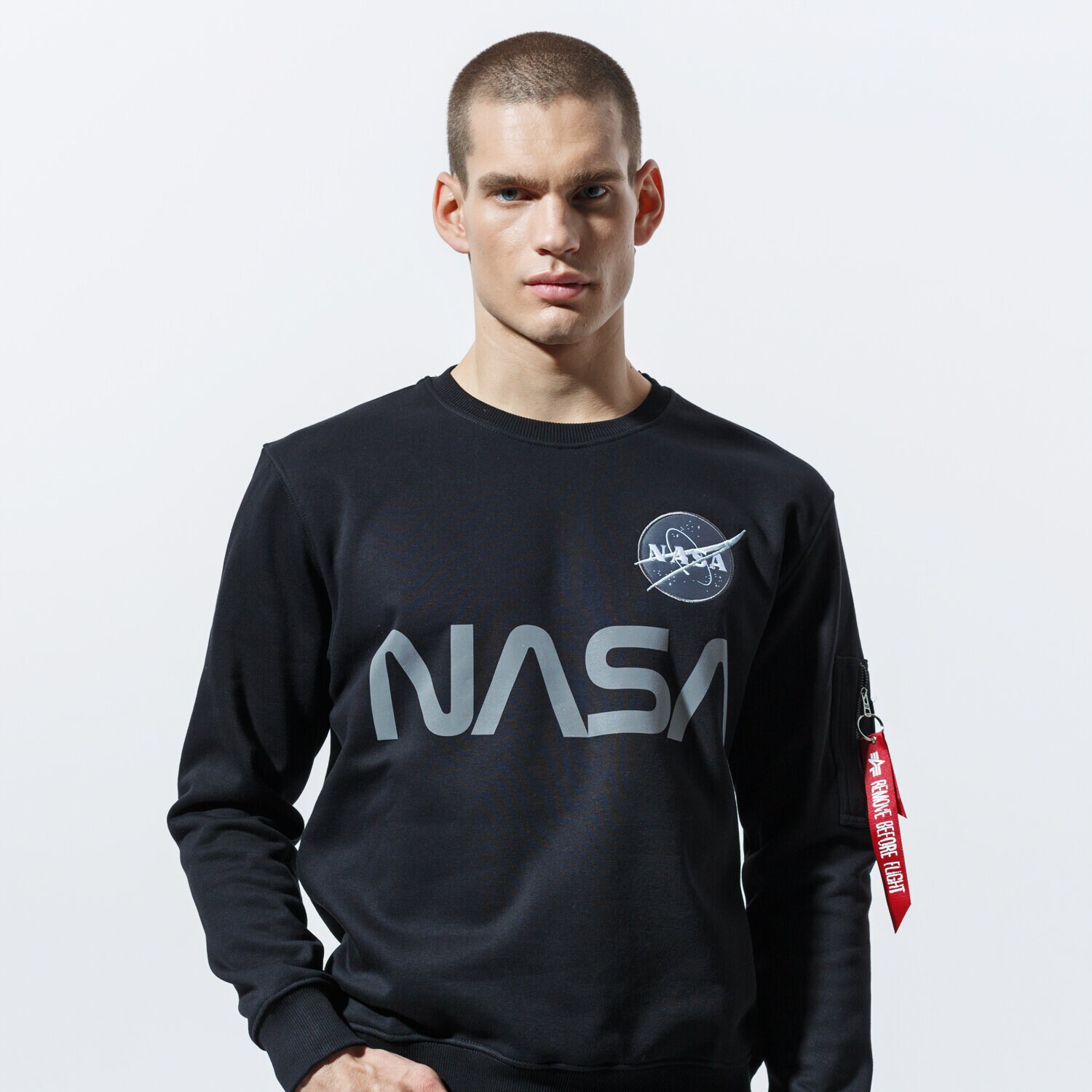 Bluza męska ALPHA INDUSTRIES BLUZA NASA REFLECTIVE SWEATER 178309-03 CZARNY