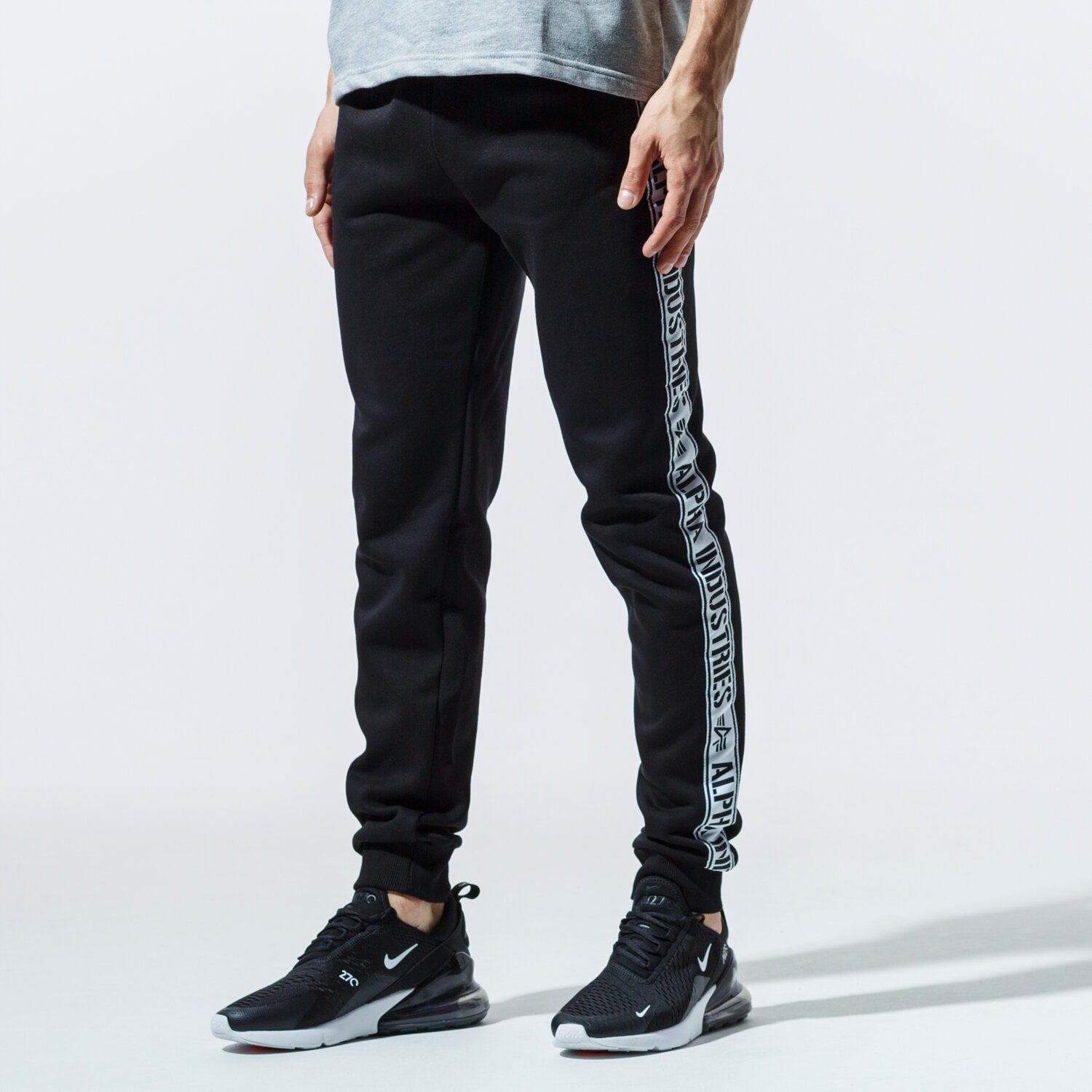 Spodnie sportowe męskie ALPHA INDUSTRIES SPODNIE AI TAPE JOGGER 19837303 CZARNY