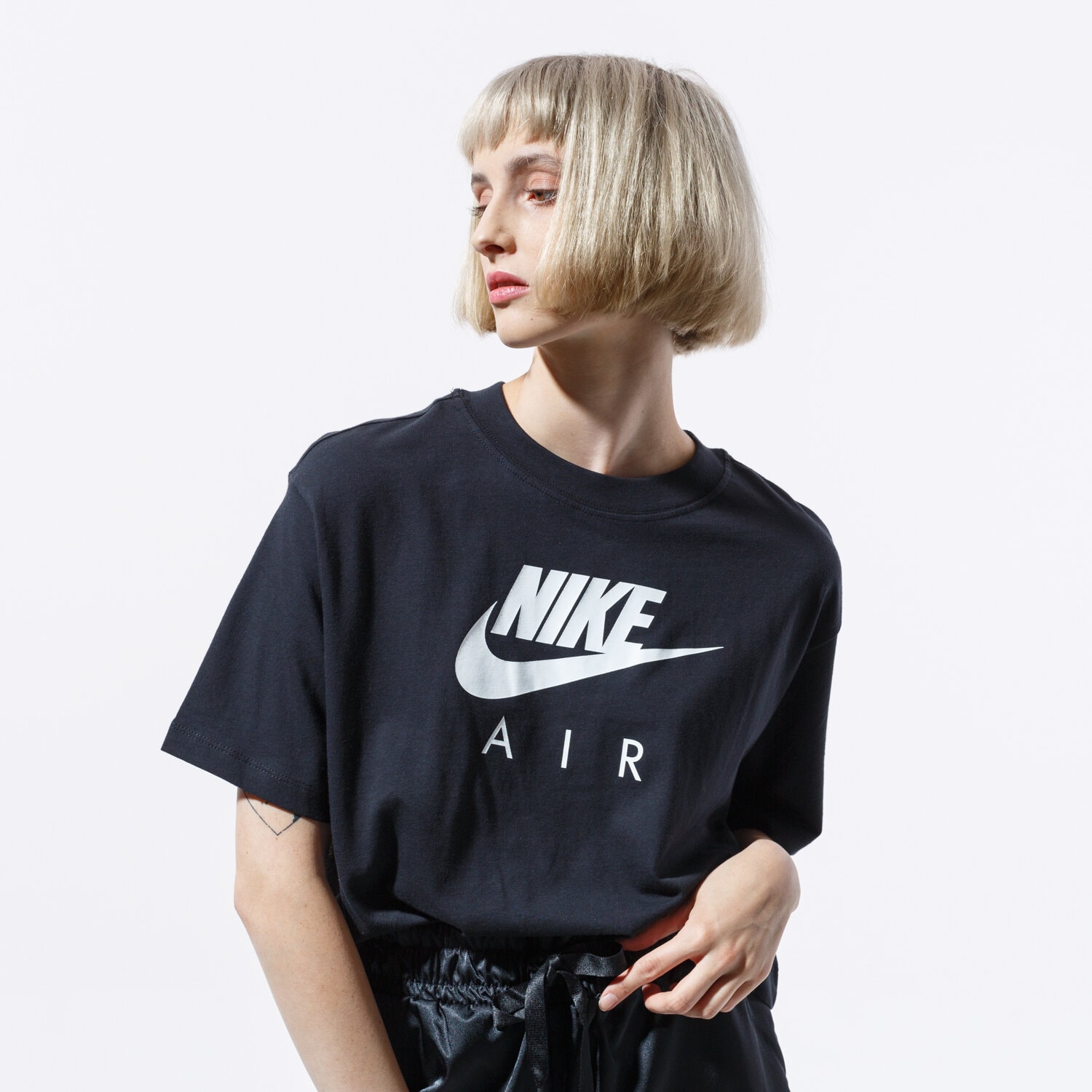 Koszulka, t-shirt damski NIKE T-SHIRT SS W NSW AIR TOP SS BV4777-010 CZARNY