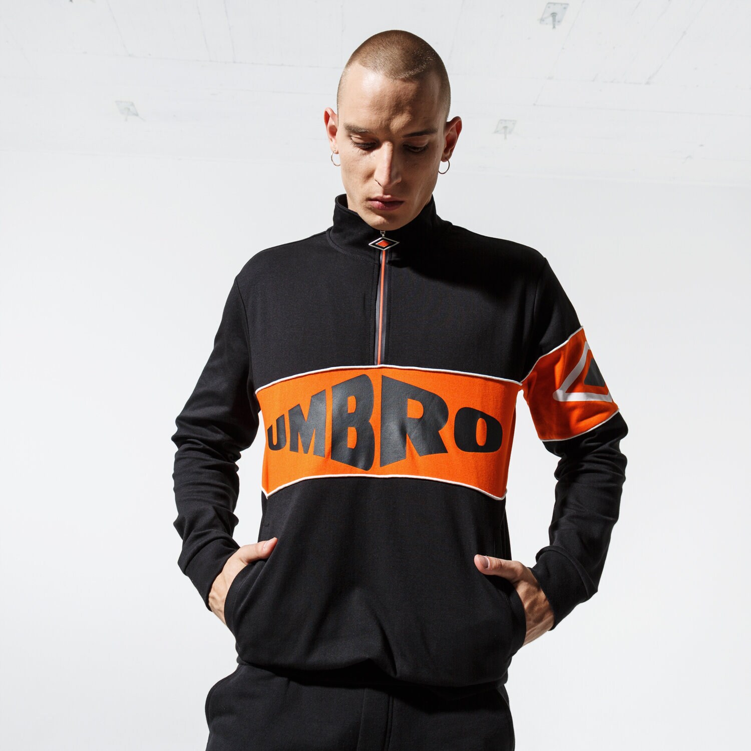 Bluza męska UMBRO BLUZA ROZPINANA CLASSIC FZ SWEATSHIRT UL39BLM87002 CZARNY